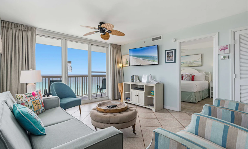 Pelican Beach Resort 1818