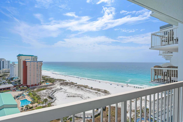 Pelican Beach Resort 1818