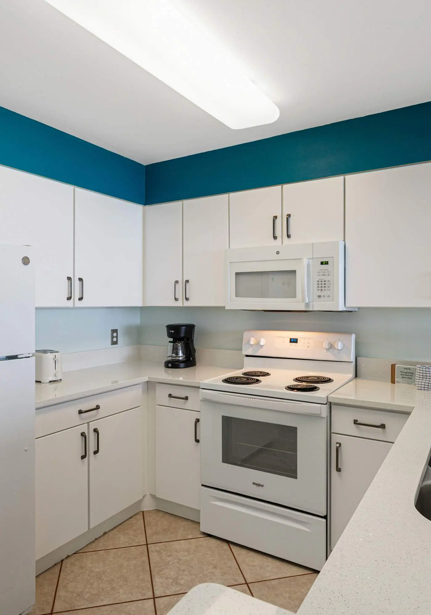Coastal condo with Gulf views, washer and dryer, Wifi, Community pool