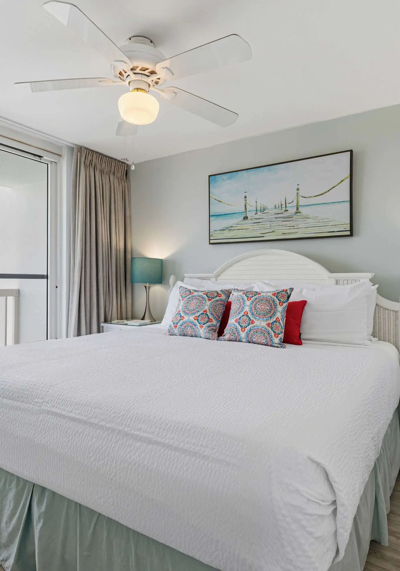 Coastal condo with Gulf views, washer and dryer, Wifi, Community pool
