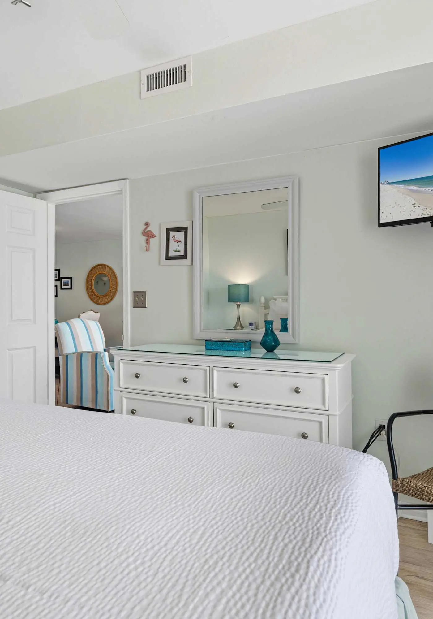 Coastal condo with Gulf views, washer and dryer, Wifi, Community pool
