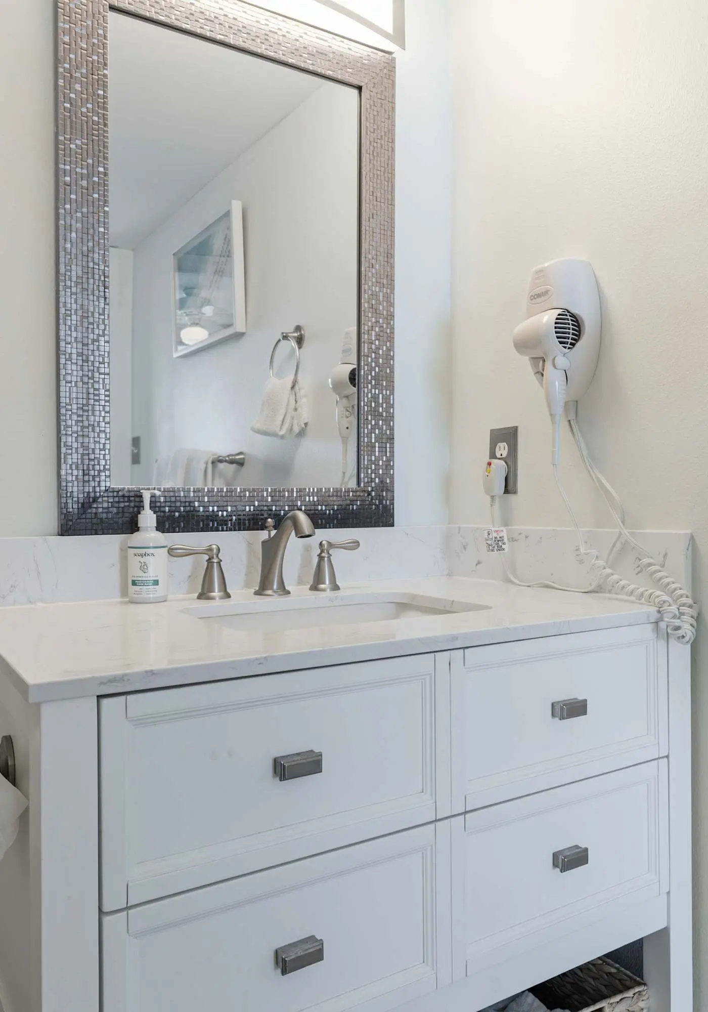 Coastal condo with Gulf views, washer and dryer, Wifi, Community pool