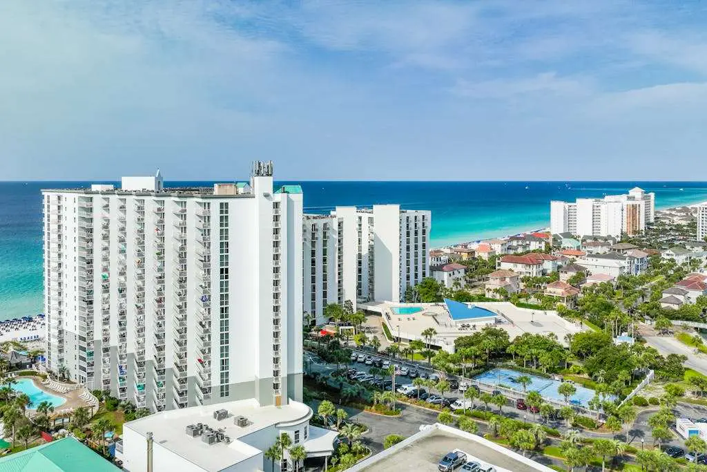 Coastal condo with Gulf views, washer and dryer, Wifi, Community pool