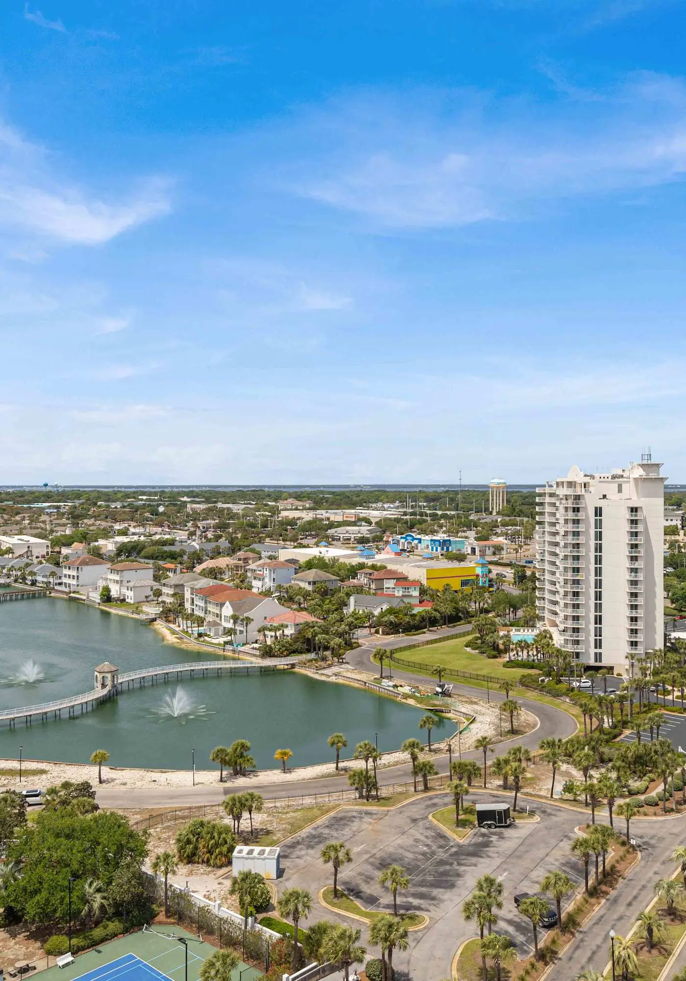 Coastal condo with Gulf views, washer and dryer, Wifi, Community pool