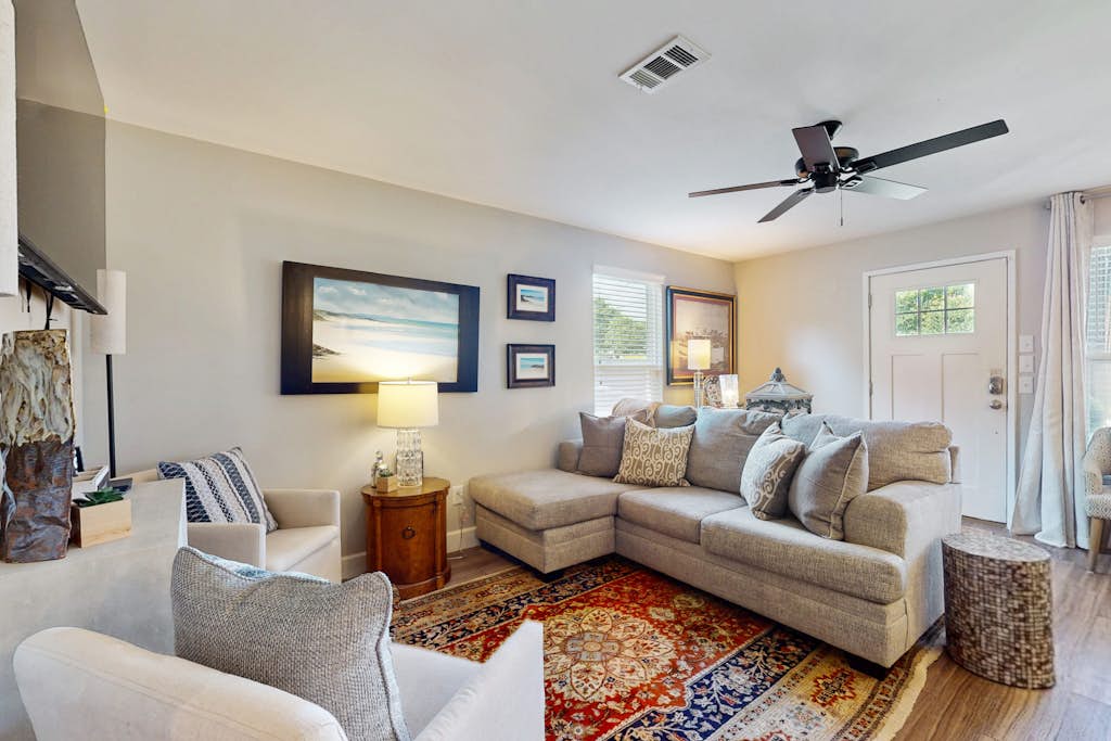 Chic coastal home w private pool, close to downtown & beach