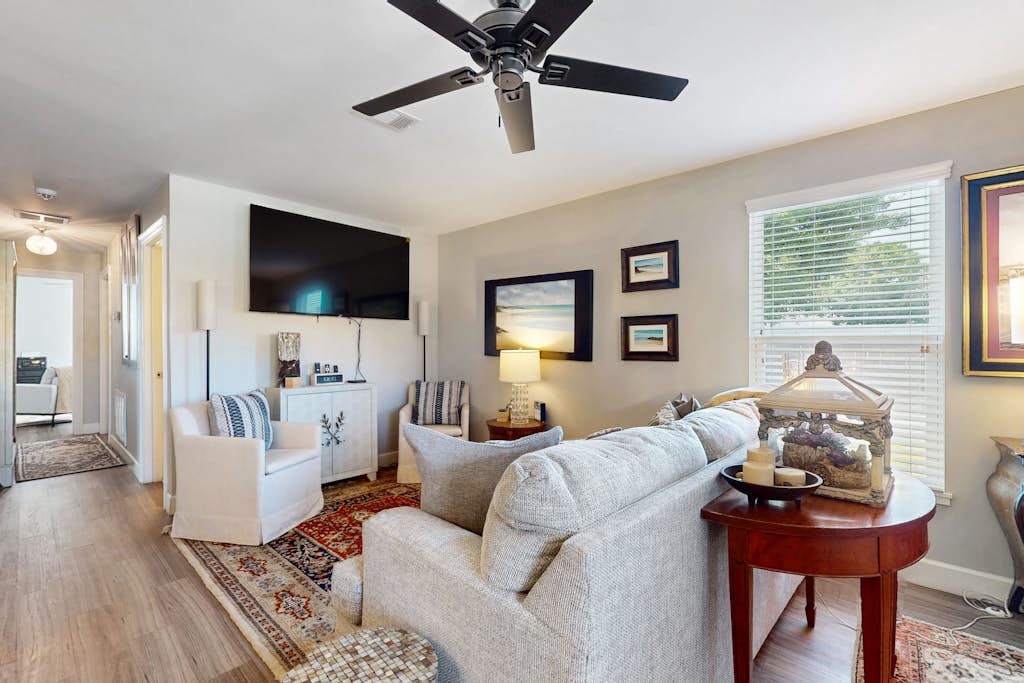 Chic coastal home w private pool, close to downtown & beach