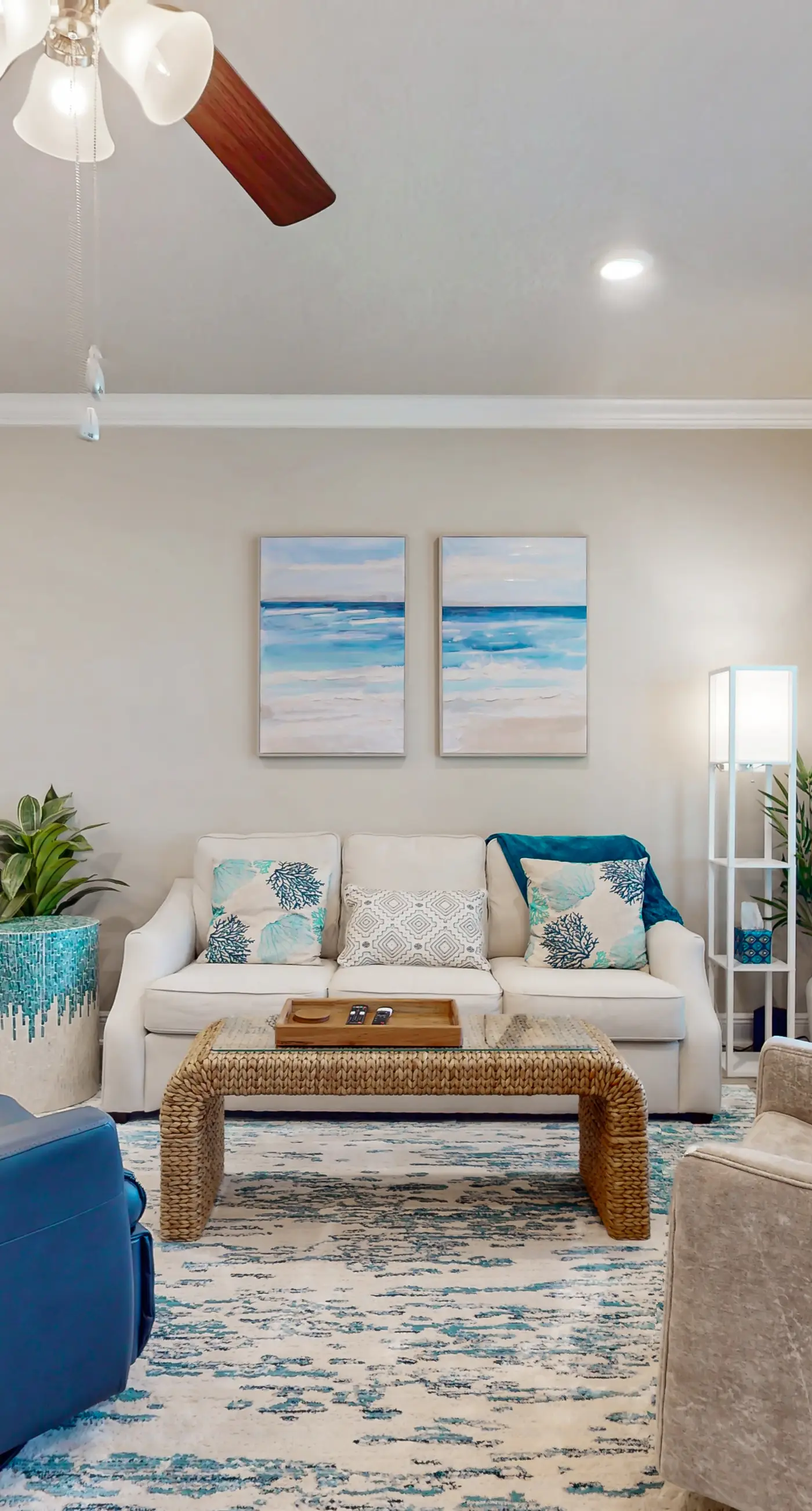 Two-story townhome near the beach with WiFi, washer and dryer