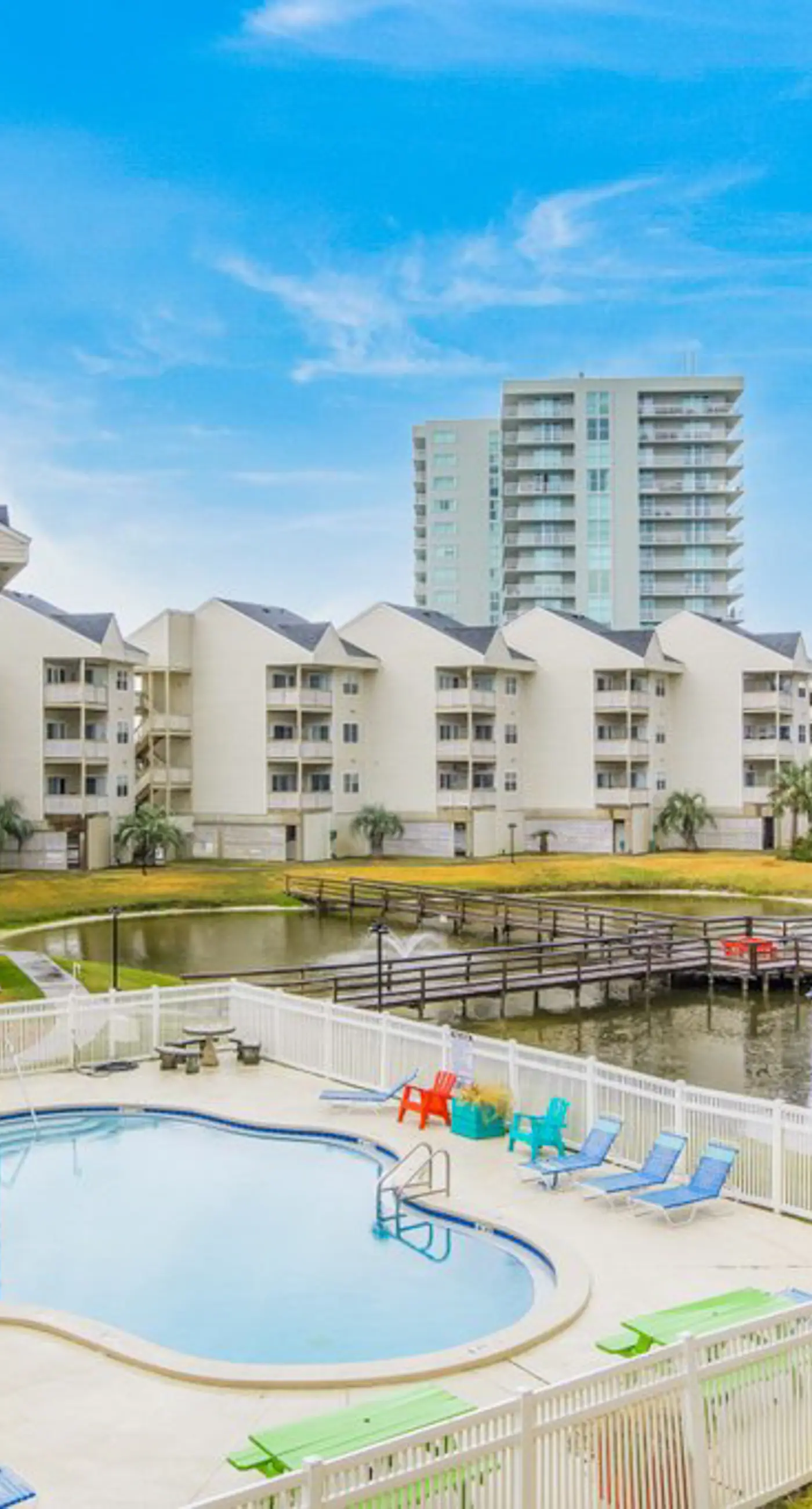 Bayview Condo with Shared Pool, Beach Nearby - Snowbirds Welcome