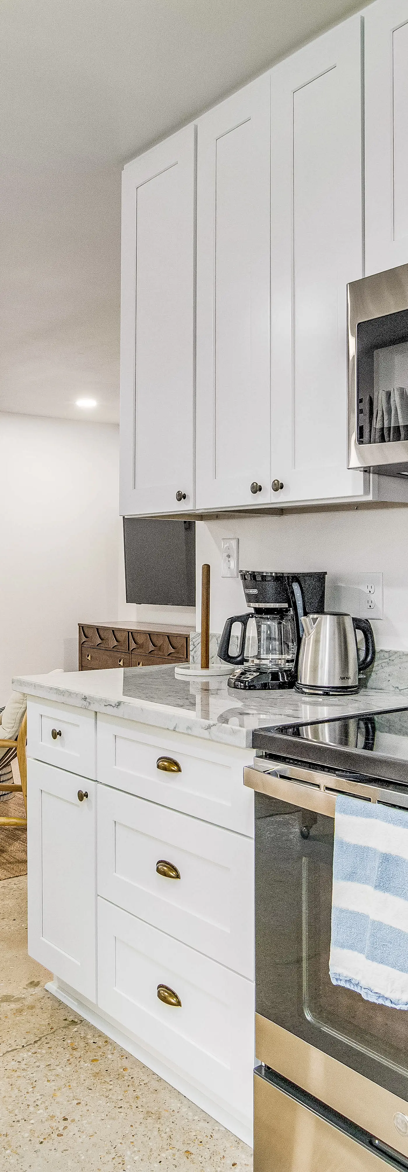 Dog-friendly home with pool, patio, full kitchen, & W/D - in a great location