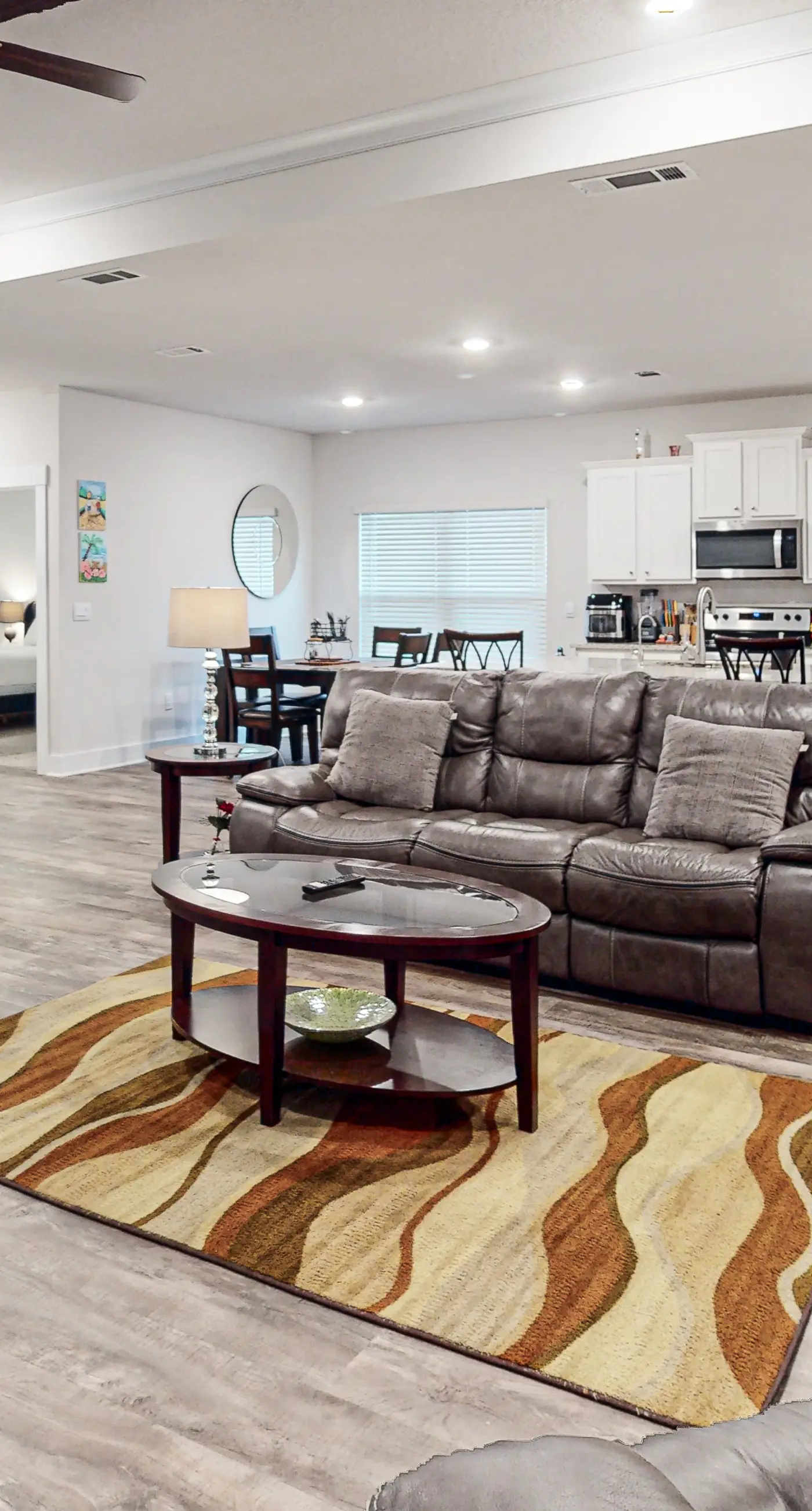 Gorgeous coastal home w/ plenty of space, close to everything - dog friendly