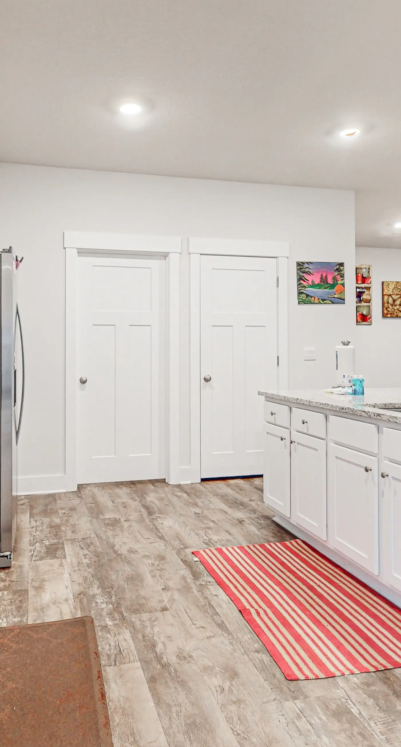 Gorgeous coastal home w/ plenty of space, close to everything - dog friendly