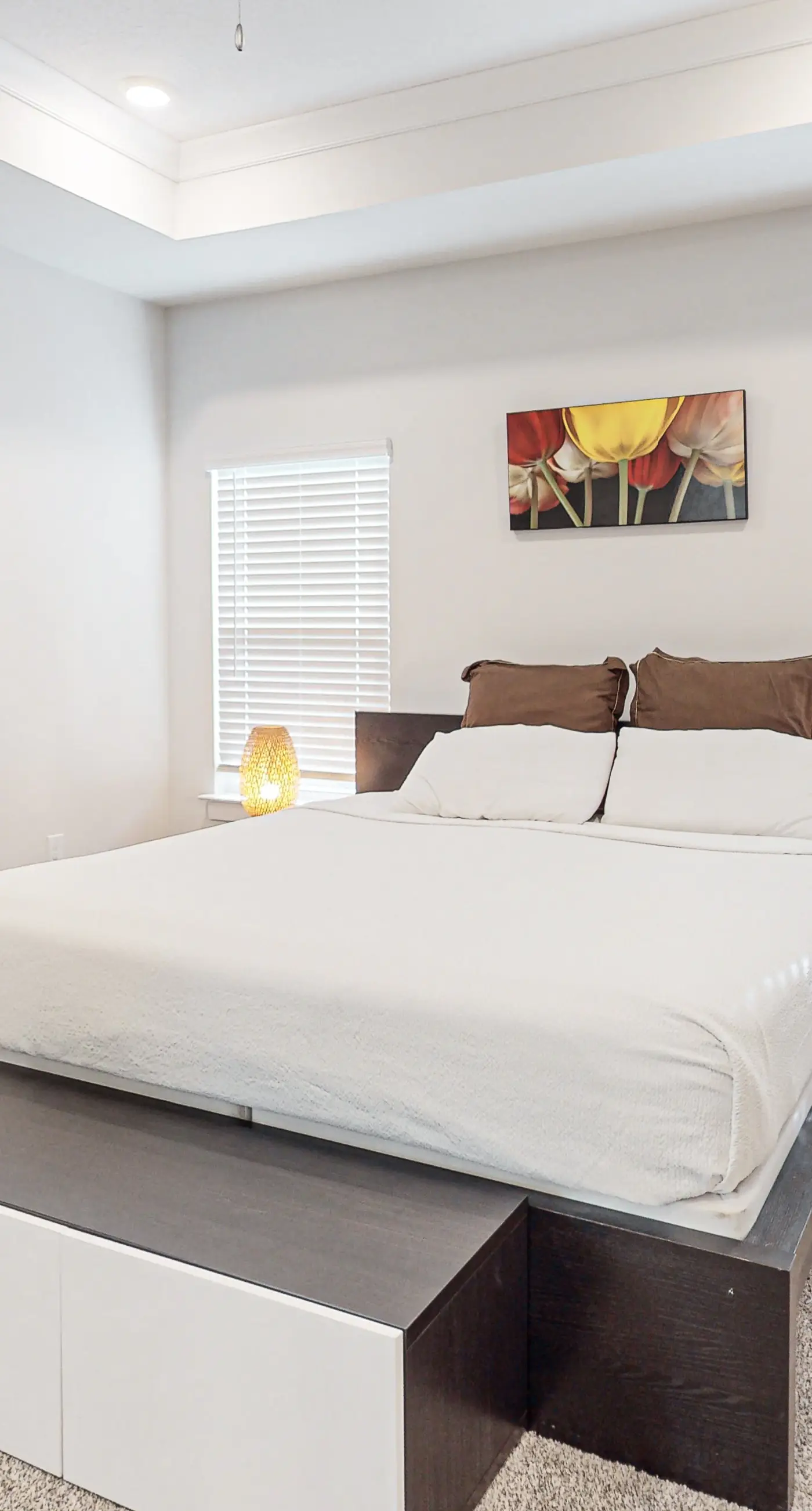 Gorgeous coastal home w/ plenty of space, close to everything - dog friendly