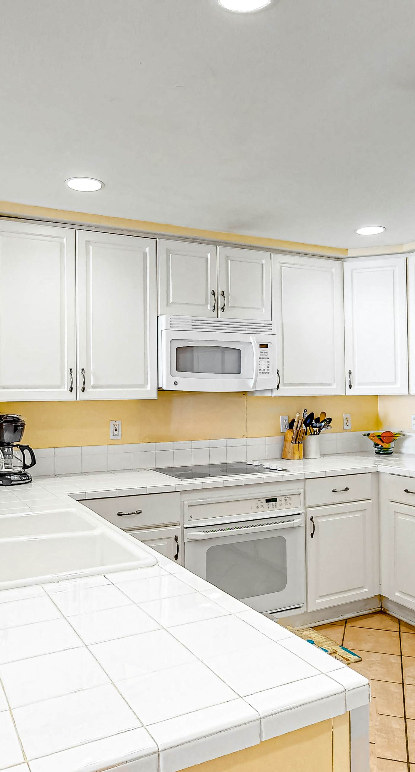 Incredible Gulf Front Condo Onsite Pools, Fitness Center, Dry Sauna