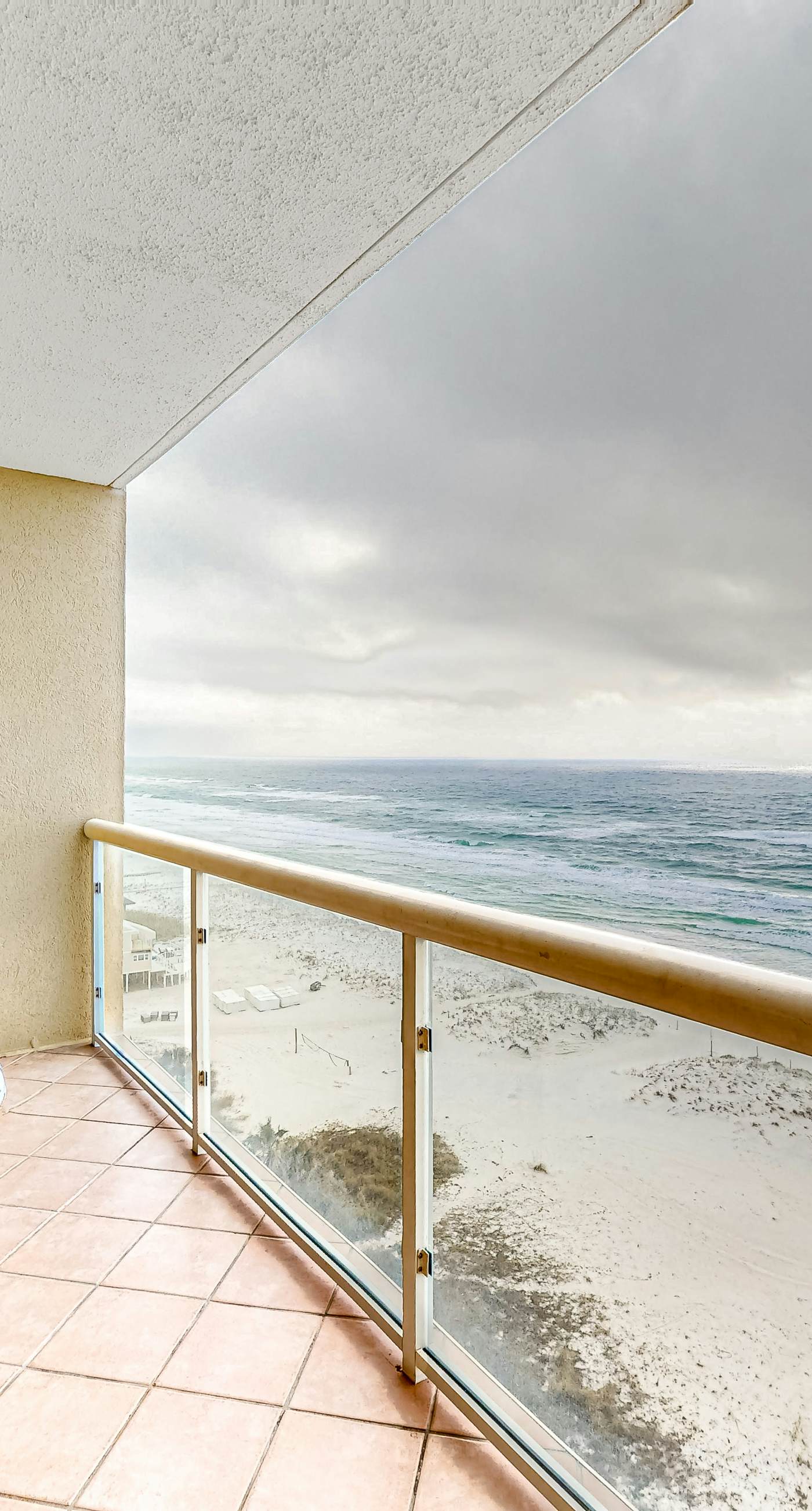 Incredible Gulf Front Condo Onsite Pools, Fitness Center, Dry Sauna