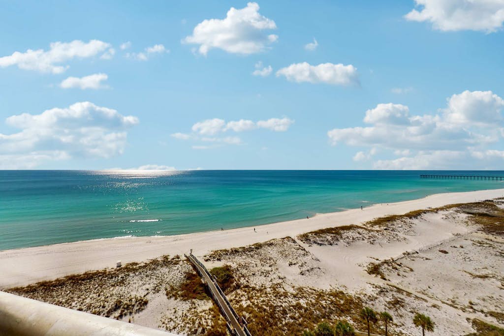 Incredible Gulf Front Condo Onsite Pools, Fitness Center, Dry Sauna