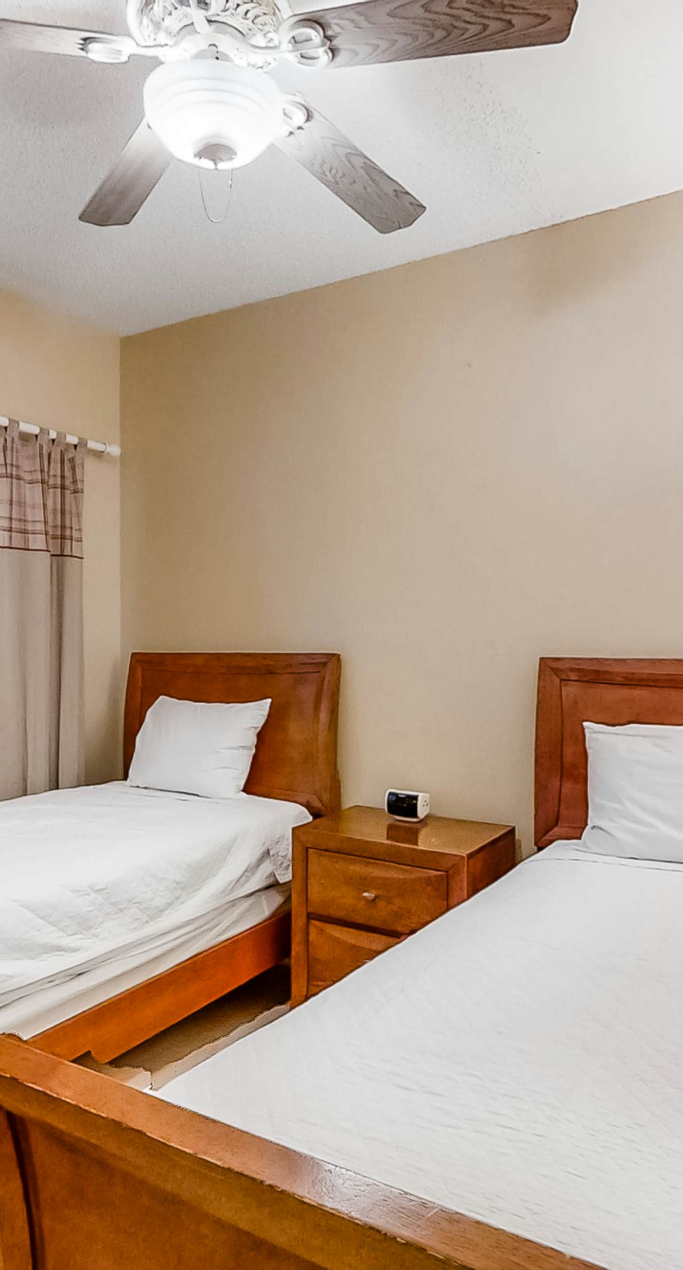 Condo with Partial Gulf View Onsite Pools, Fitness Center, Dry Sauna