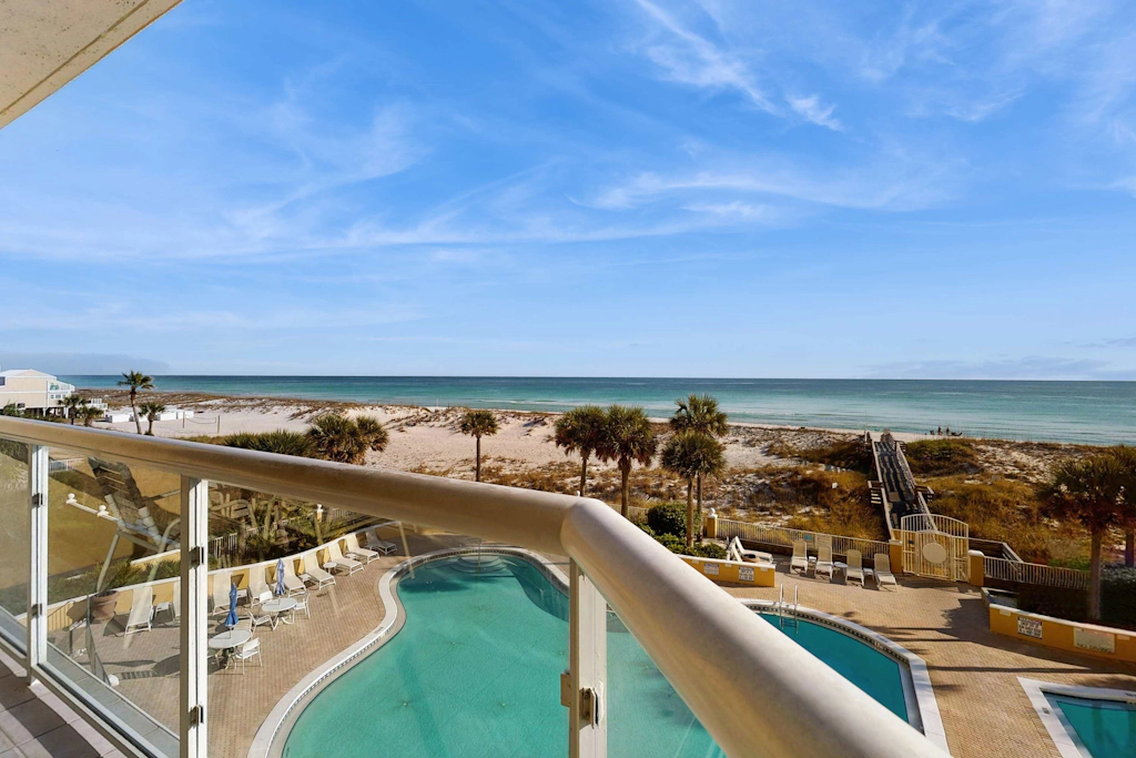 Condo with Partial Gulf View Onsite Pools, Fitness Center, Dry Sauna
