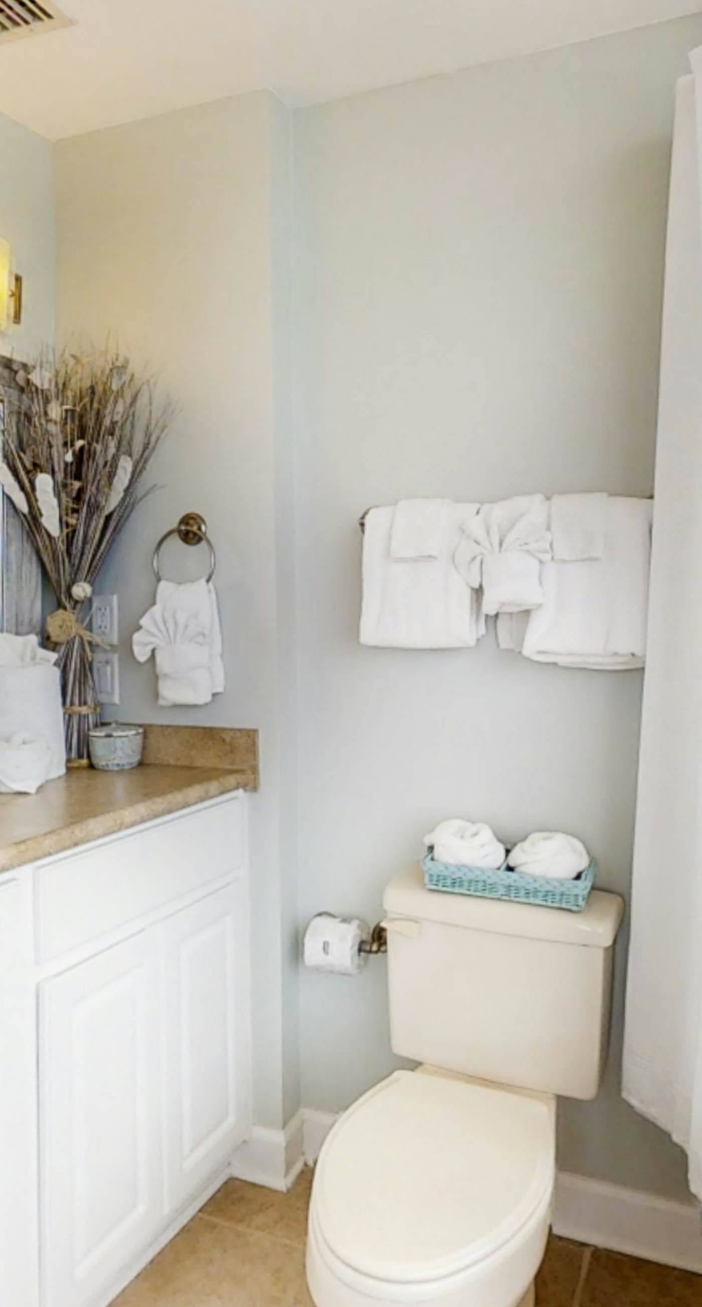 Sound side condo with pool, central AC, & washer/dryer - snowbirds welcome