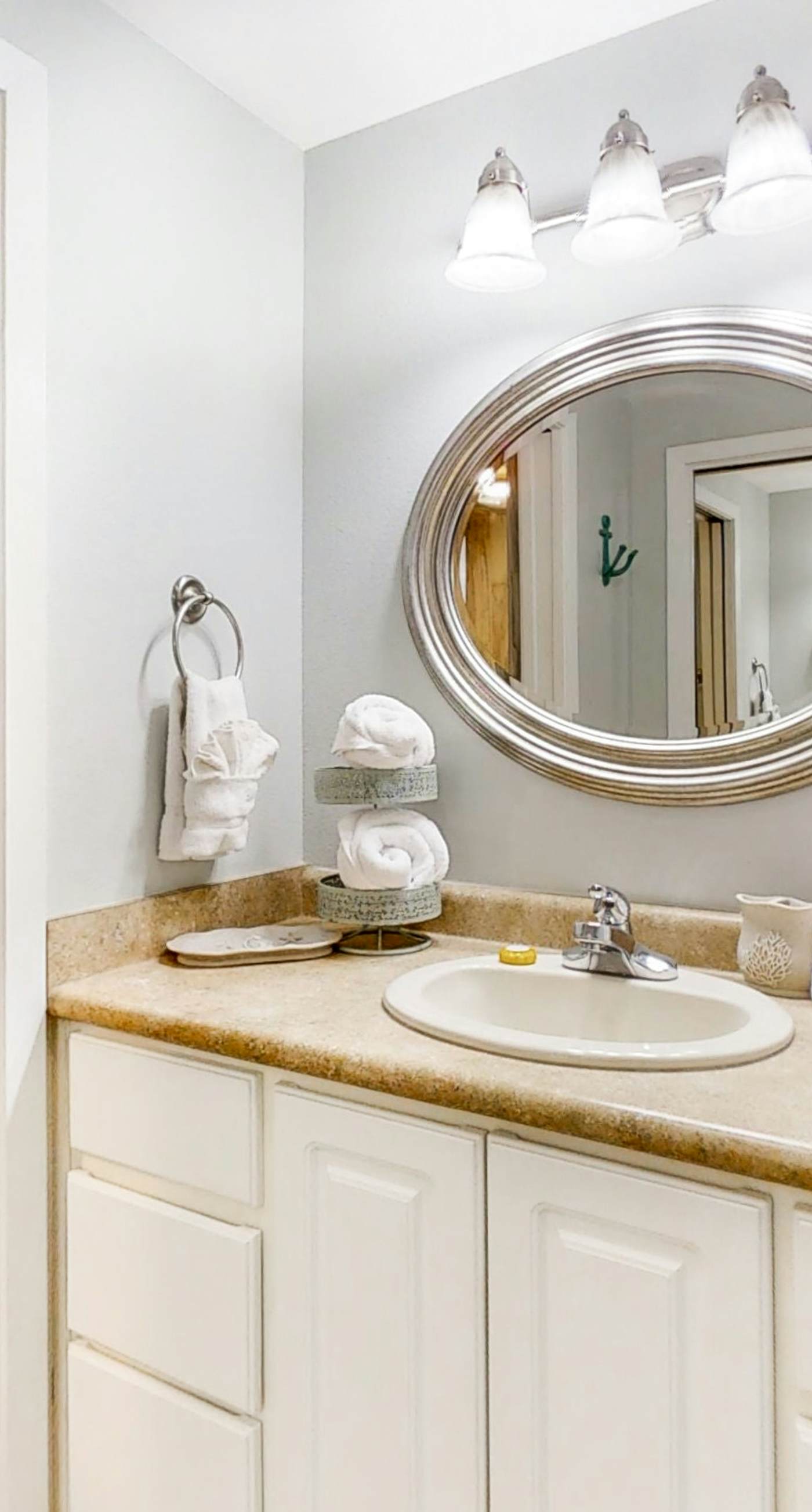 Sound side condo with pool, central AC, & washer/dryer - snowbirds welcome