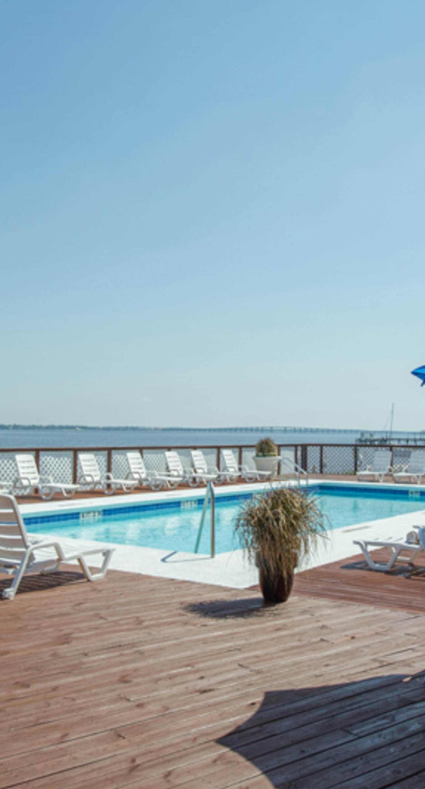 Sound side condo with pool, central AC, & washer/dryer - snowbirds welcome