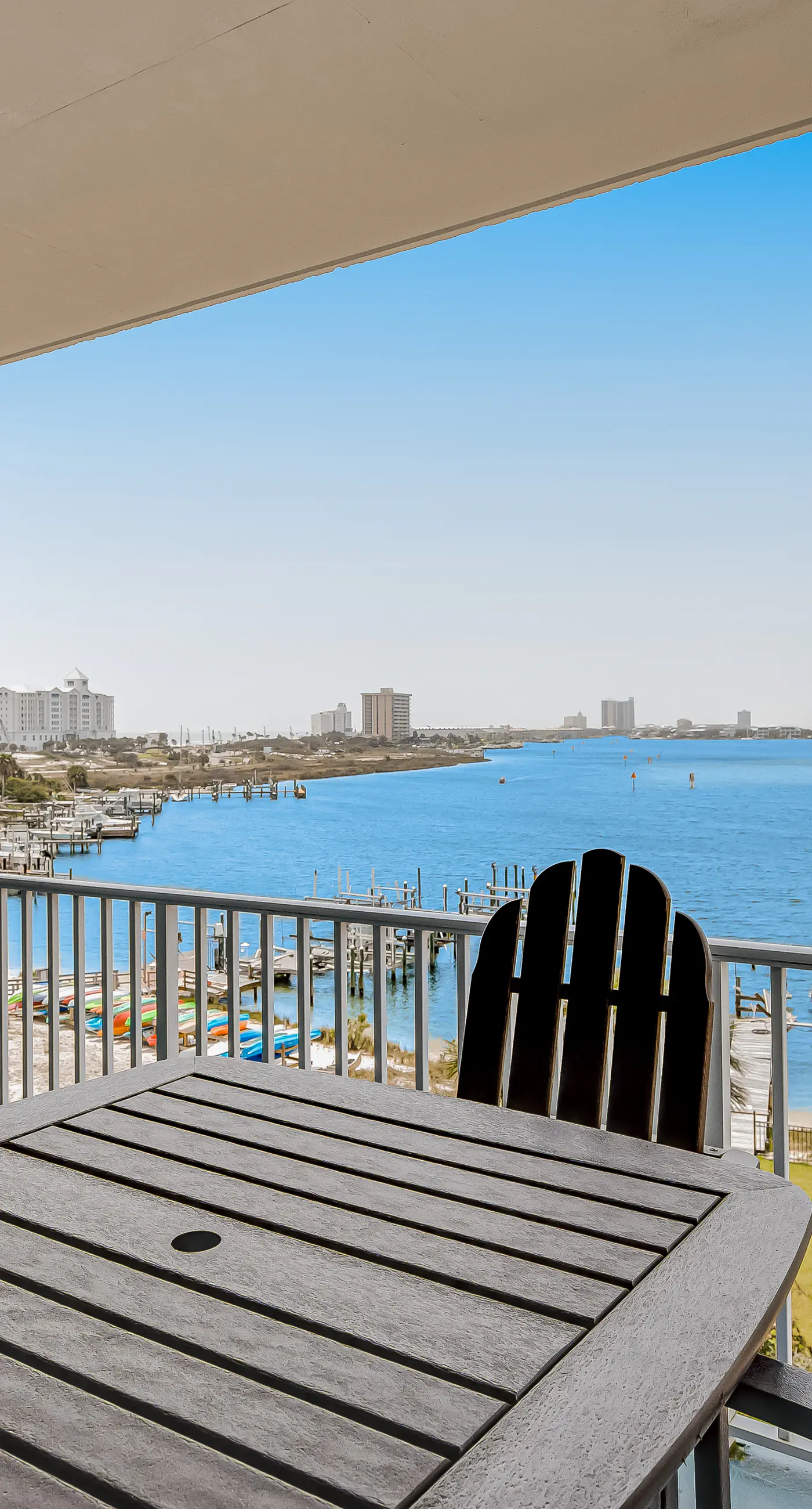 4th Floor Condo, On-Site Pool, Amazing View, Beach-Front