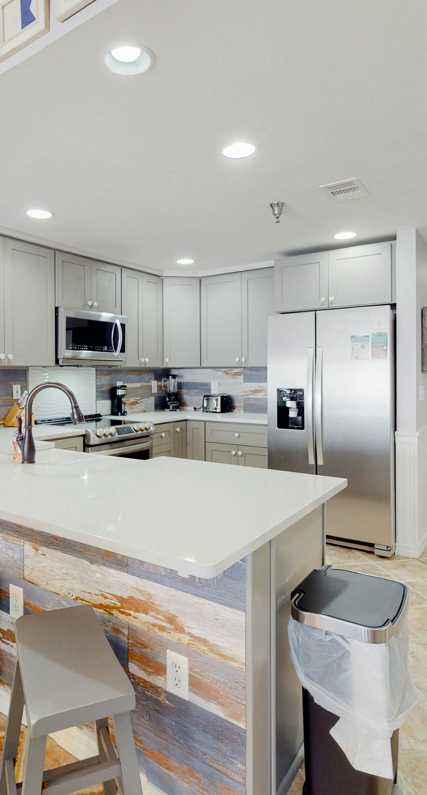 11th floor oceanfront condo with pool, hot tub, ocean view, W/D, and central AC