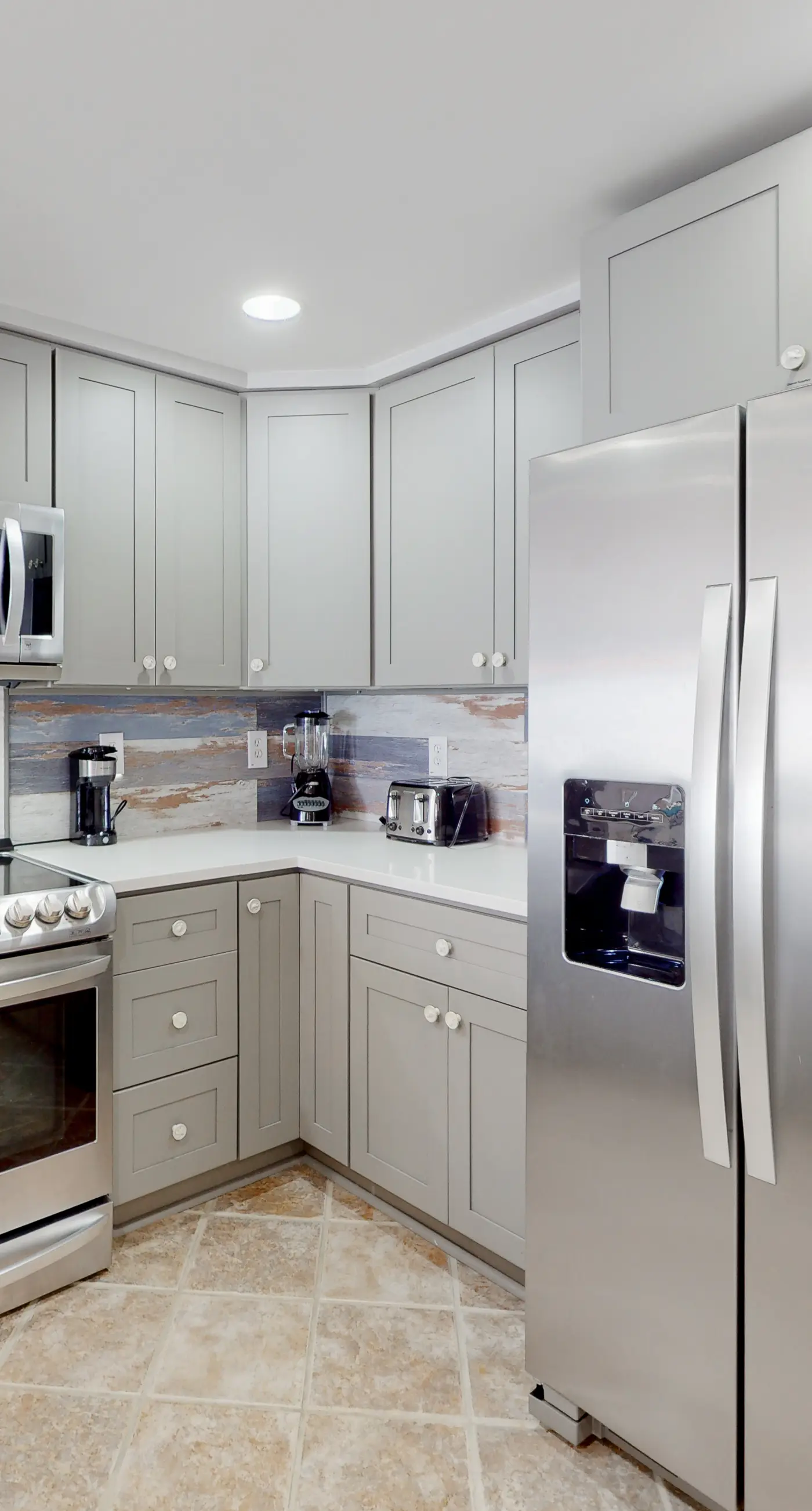 11th floor oceanfront condo with pool, hot tub, ocean view, W/D, and central AC