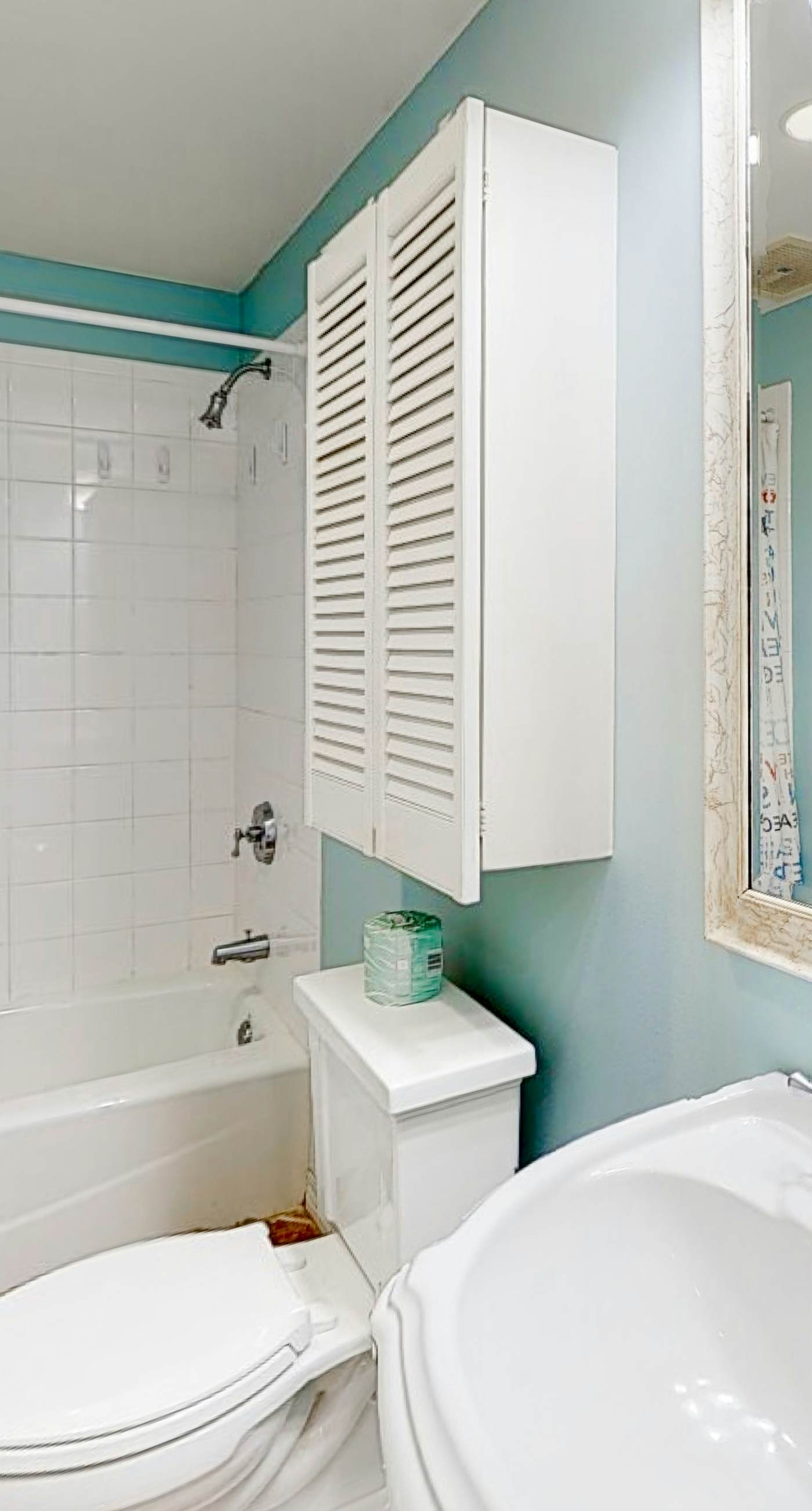 11th floor oceanfront condo with pool, hot tub, ocean view, W/D, and central AC