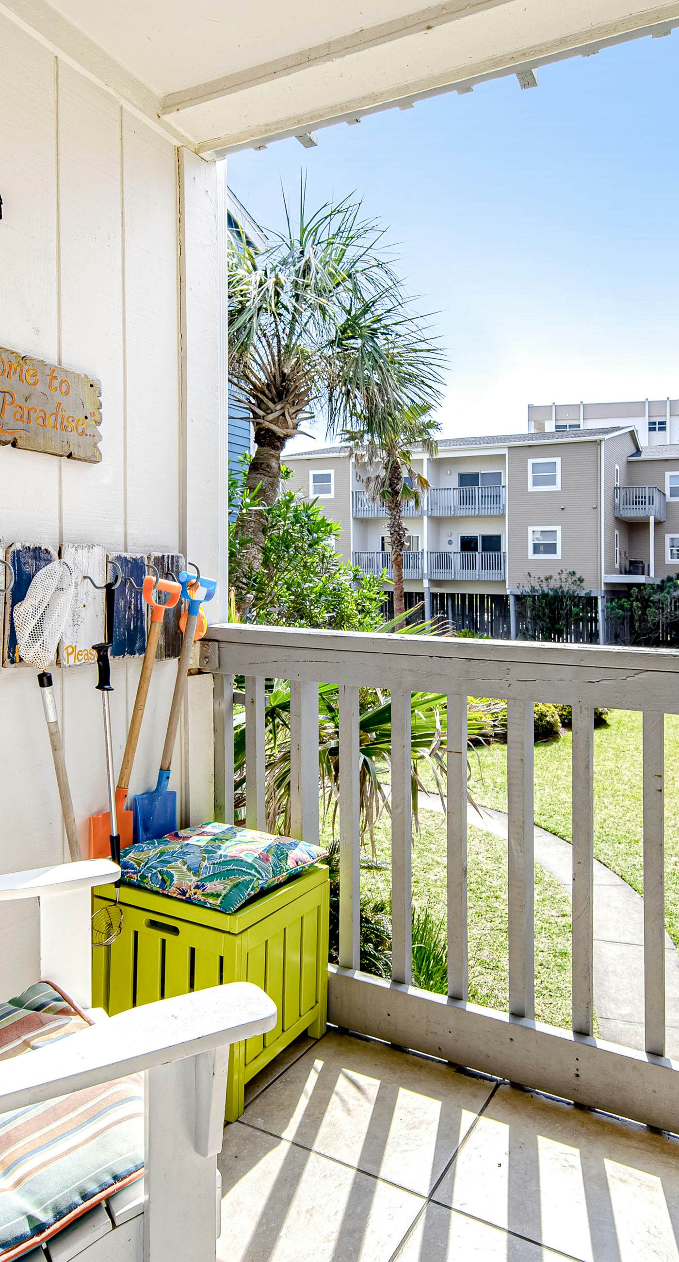 Convenient condo near beach with pool, balcony, & W/D - snowbird-friendly