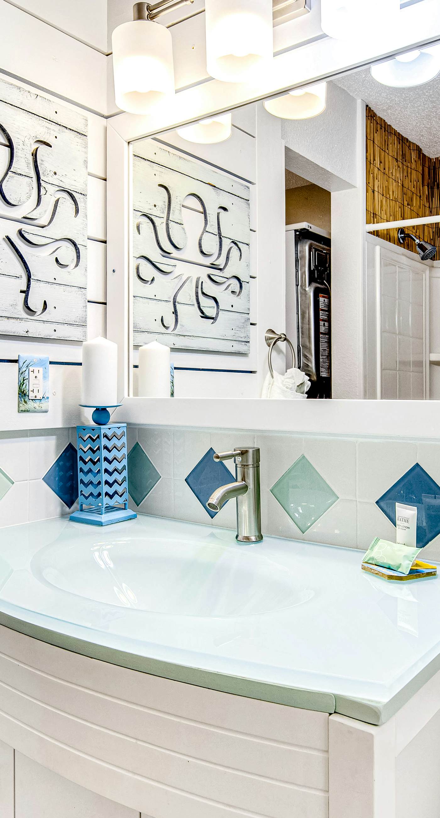 Convenient condo near beach with pool, balcony, & W/D - snowbird-friendly