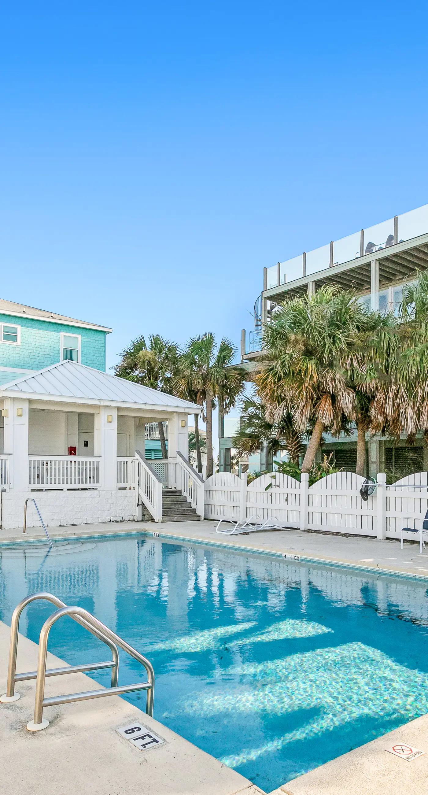 Stunning Beach Retreat with Shared Pool, Beach Access, Large Balcony & Gas Grill