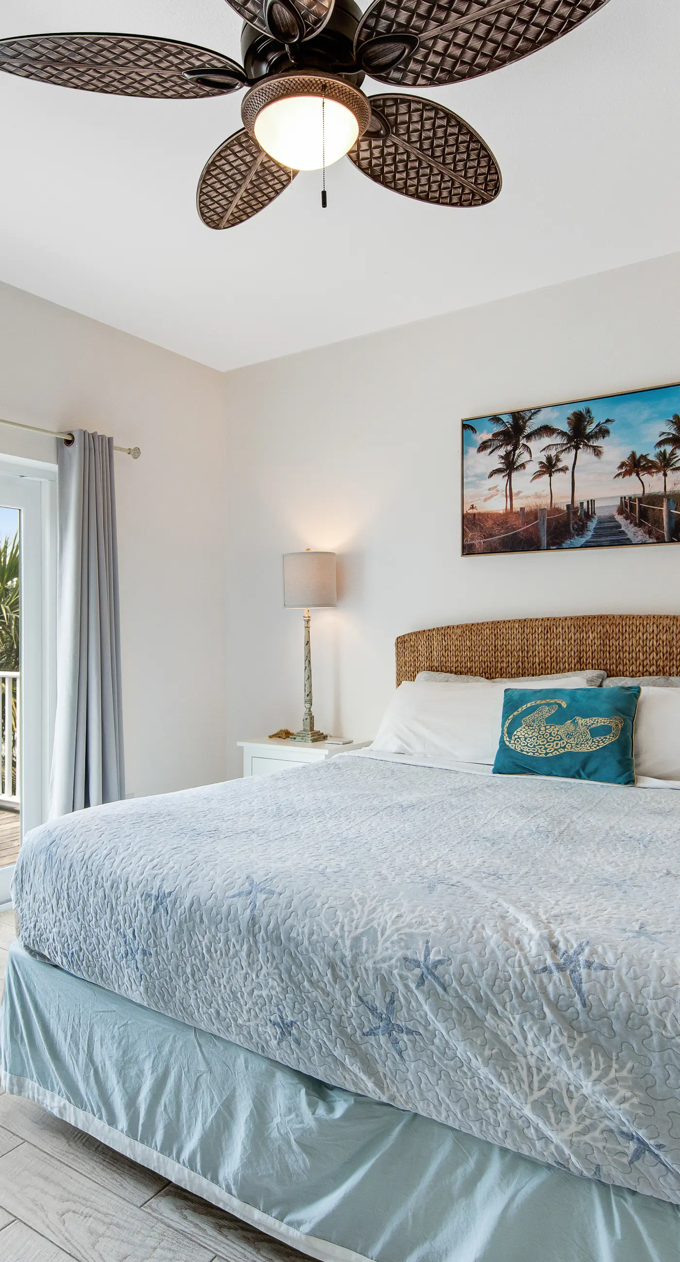 Stunning Beach Retreat with Shared Pool, Beach Access, Large Balcony & Gas Grill