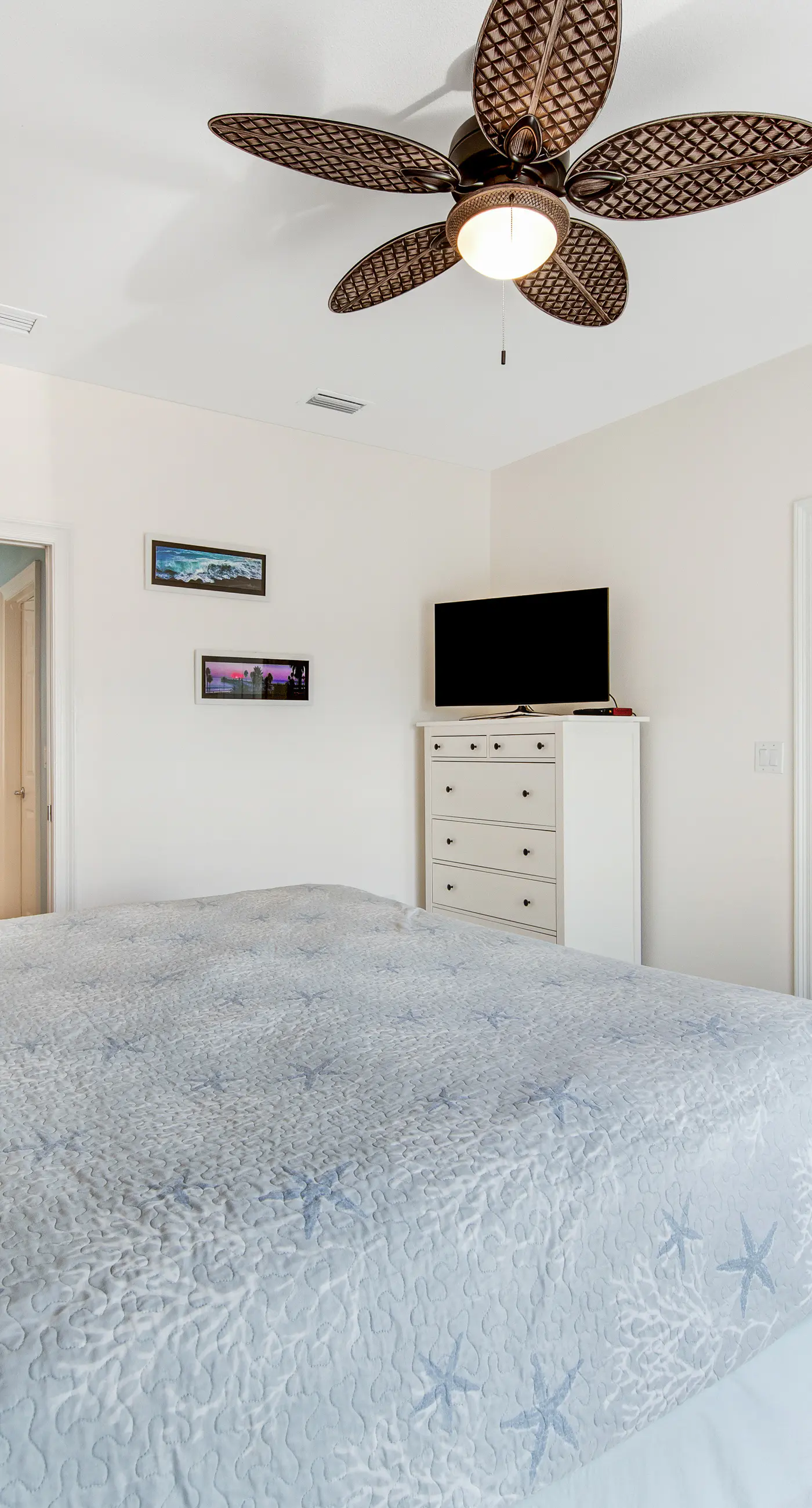 Stunning Beach Retreat with Shared Pool, Beach Access, Large Balcony & Gas Grill