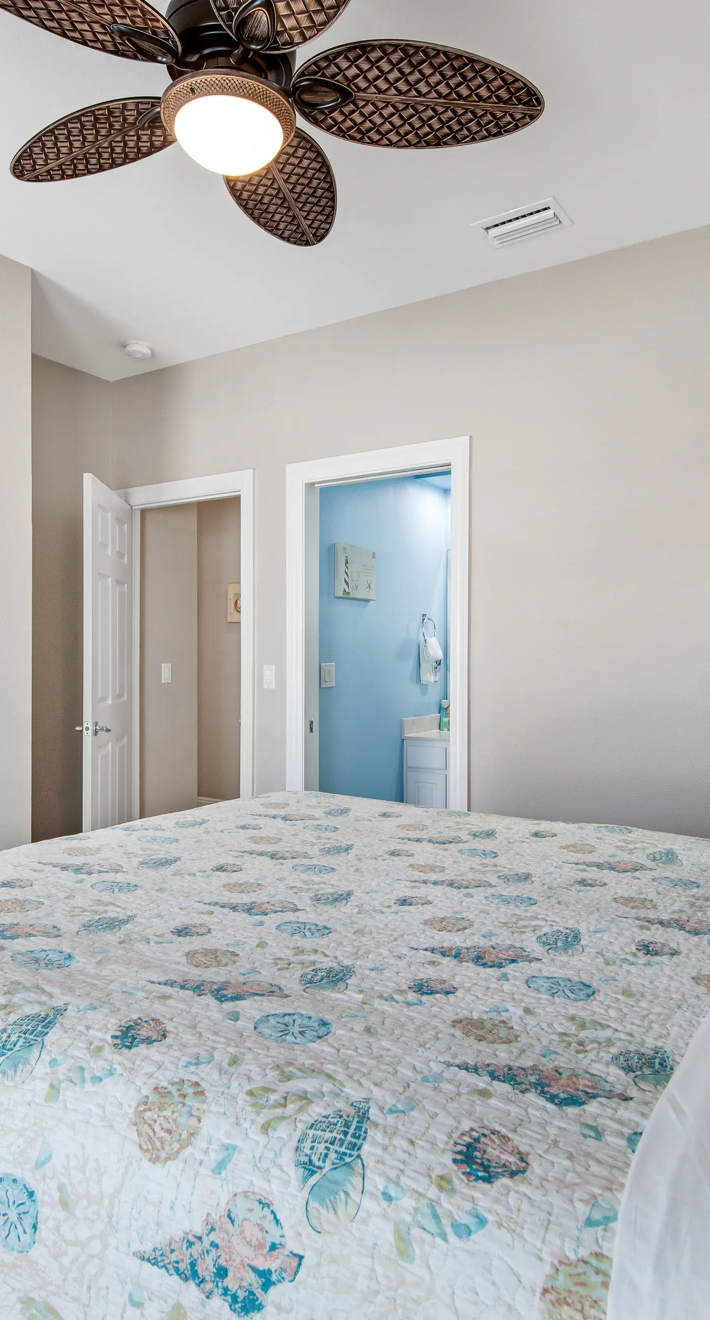 Stunning Beach Retreat with Shared Pool, Beach Access, Large Balcony & Gas Grill