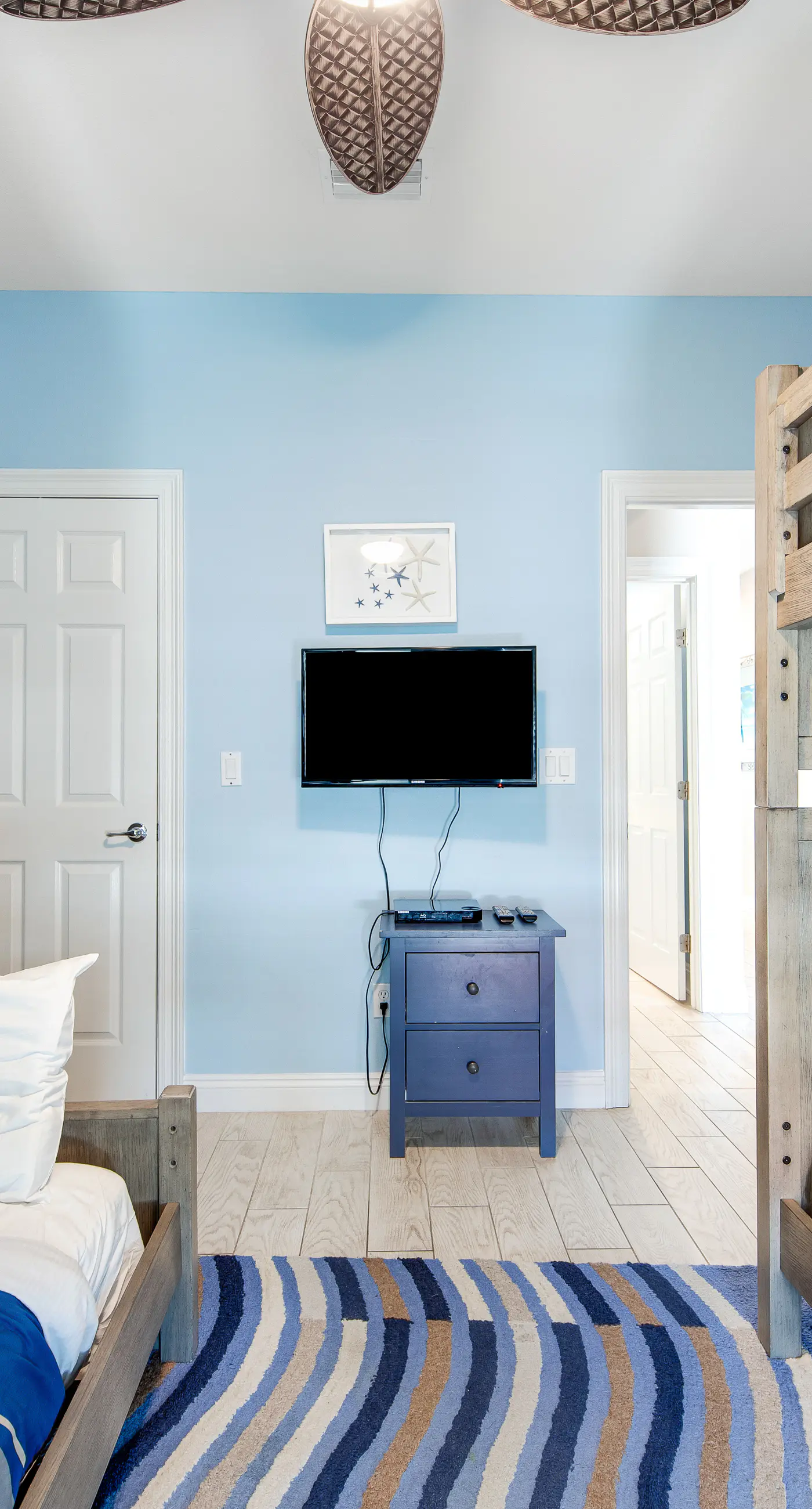 Stunning Beach Retreat with Shared Pool, Beach Access, Large Balcony & Gas Grill