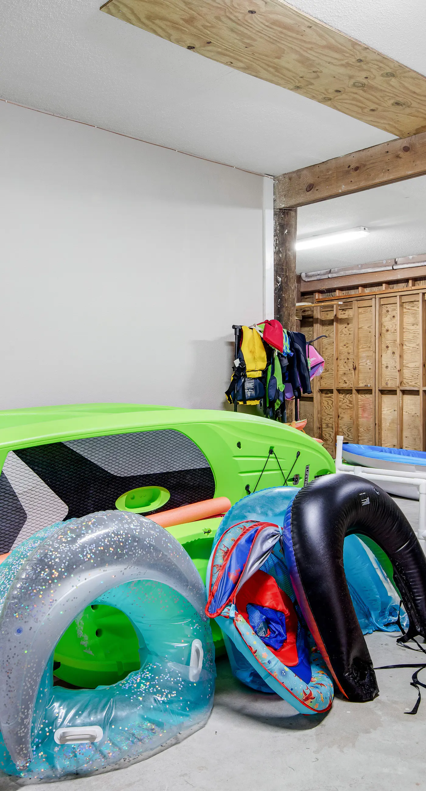 Stunning Beach Retreat with Shared Pool, Beach Access, Large Balcony & Gas Grill