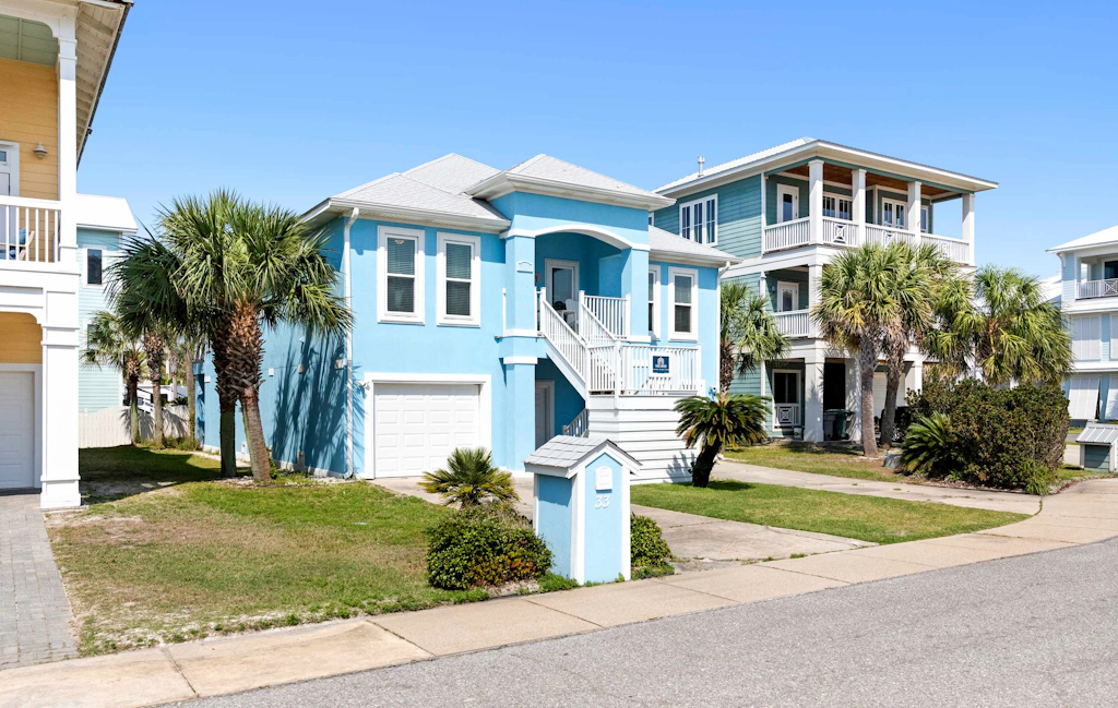 Stunning Beach Retreat with Shared Pool, Beach Access, Large Balcony & Gas Grill
