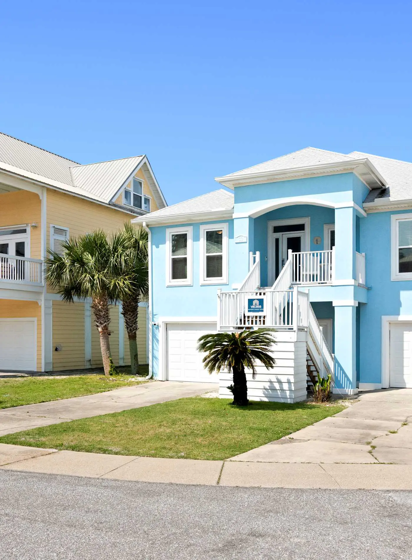 Stunning Beach Retreat with Shared Pool, Beach Access, Large Balcony & Gas Grill