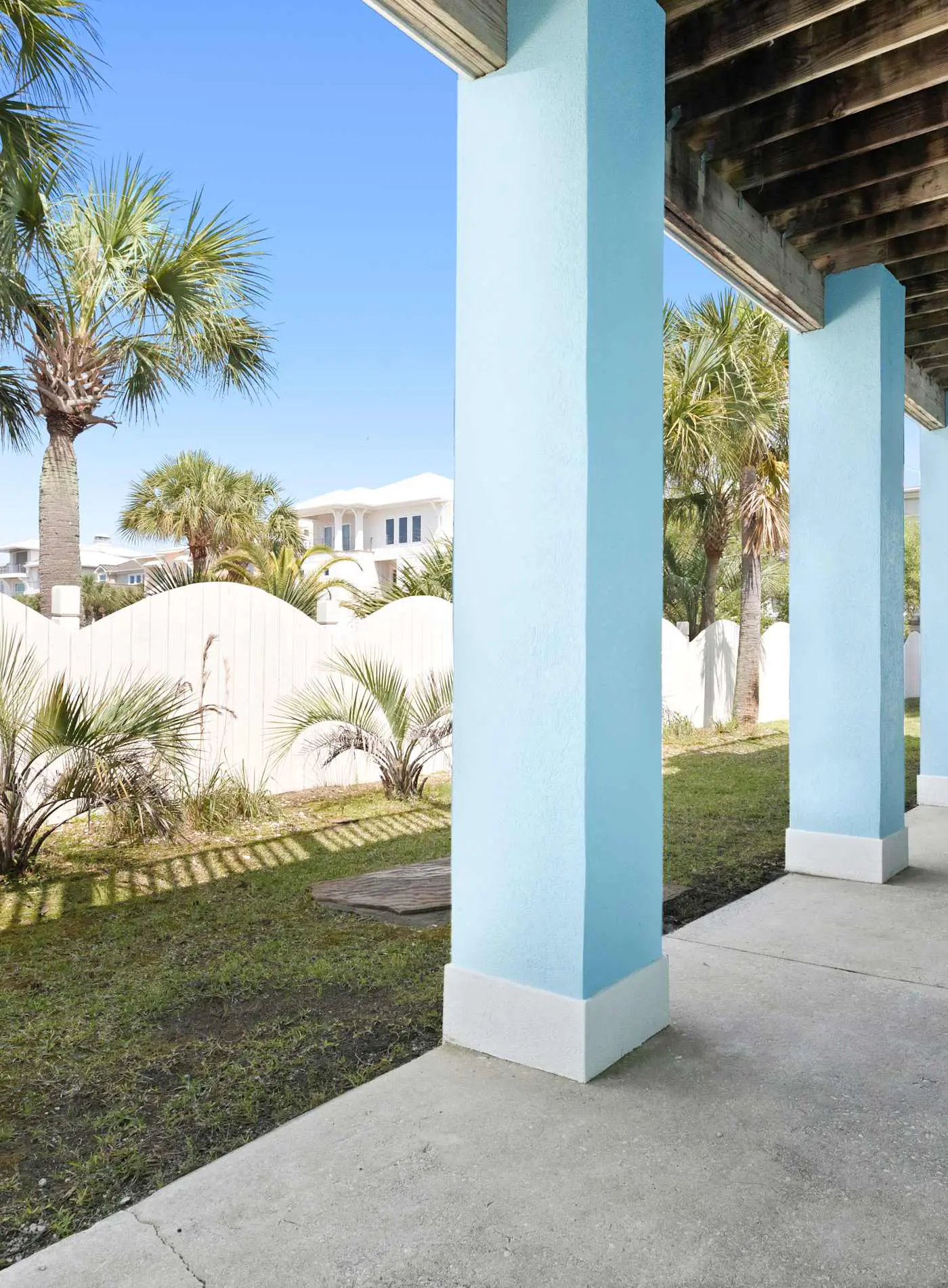 Stunning Beach Retreat with Shared Pool, Beach Access, Large Balcony & Gas Grill
