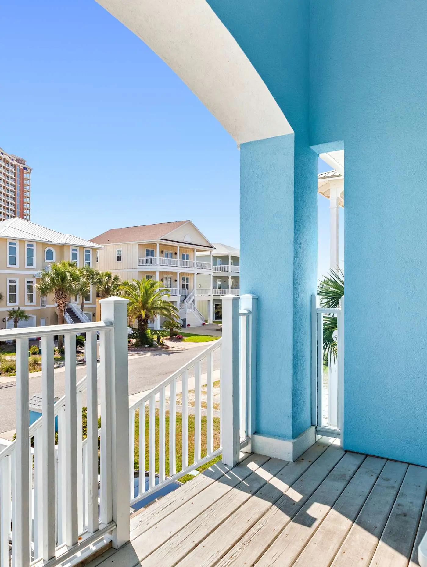 Stunning Beach Retreat with Shared Pool, Beach Access, Large Balcony & Gas Grill