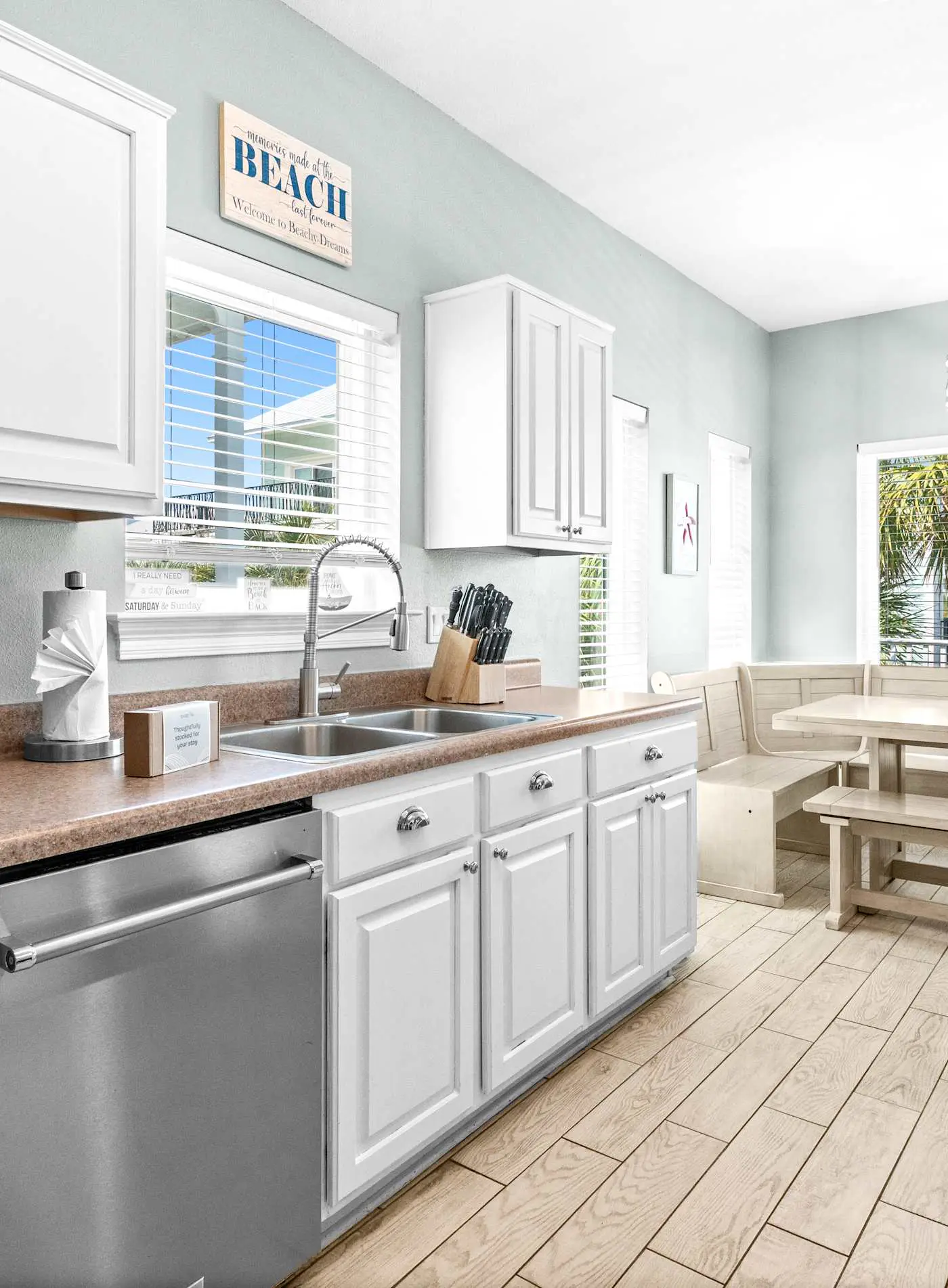 Stunning Beach Retreat with Shared Pool, Beach Access, Large Balcony & Gas Grill