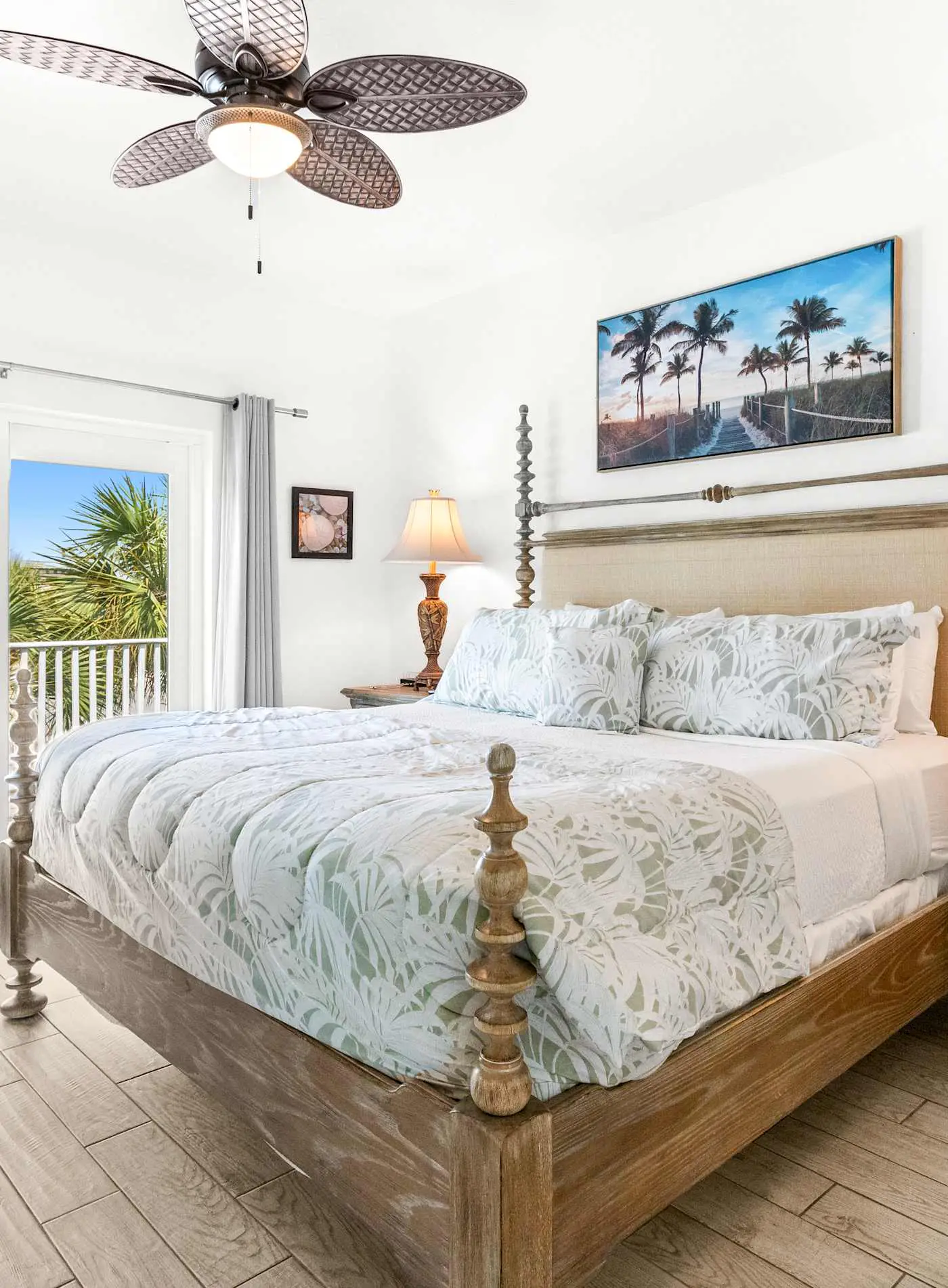 Stunning Beach Retreat with Shared Pool, Beach Access, Large Balcony & Gas Grill