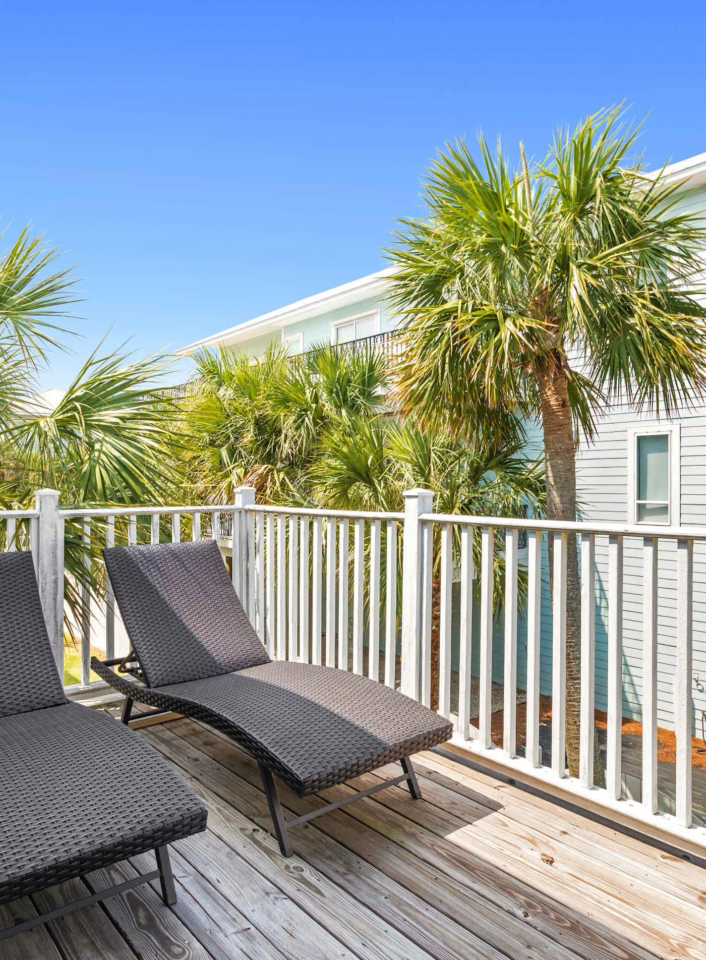 Stunning Beach Retreat with Shared Pool, Beach Access, Large Balcony & Gas Grill