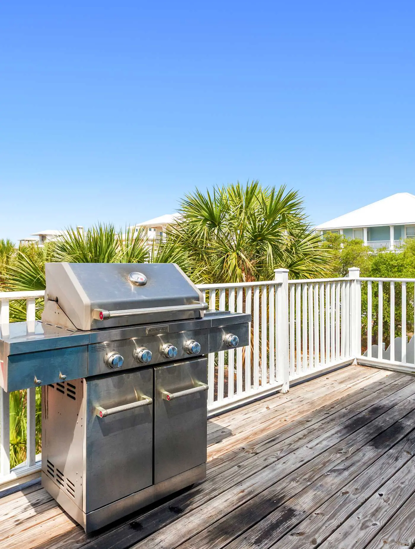 Stunning Beach Retreat with Shared Pool, Beach Access, Large Balcony & Gas Grill
