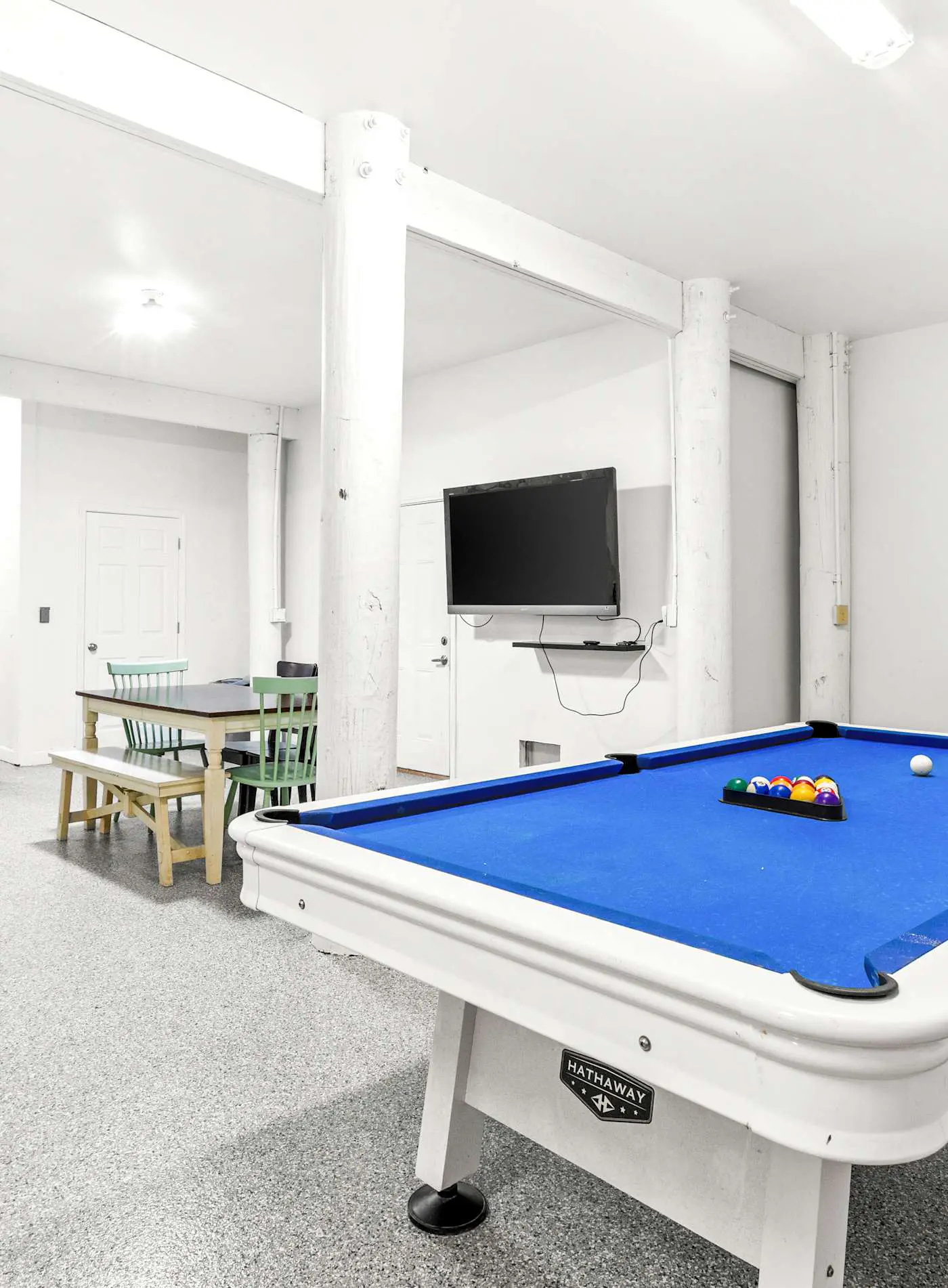 Stunning Beach Retreat with Shared Pool, Beach Access, Large Balcony & Gas Grill