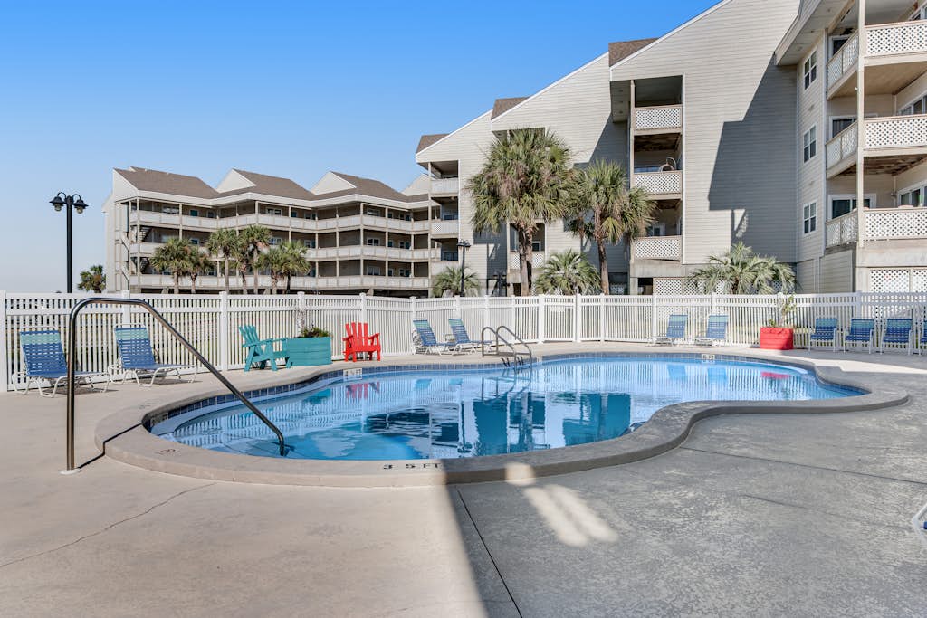 Cozy Waterfront Condo with a Shared Pool – Your Perfect Escape Awaits