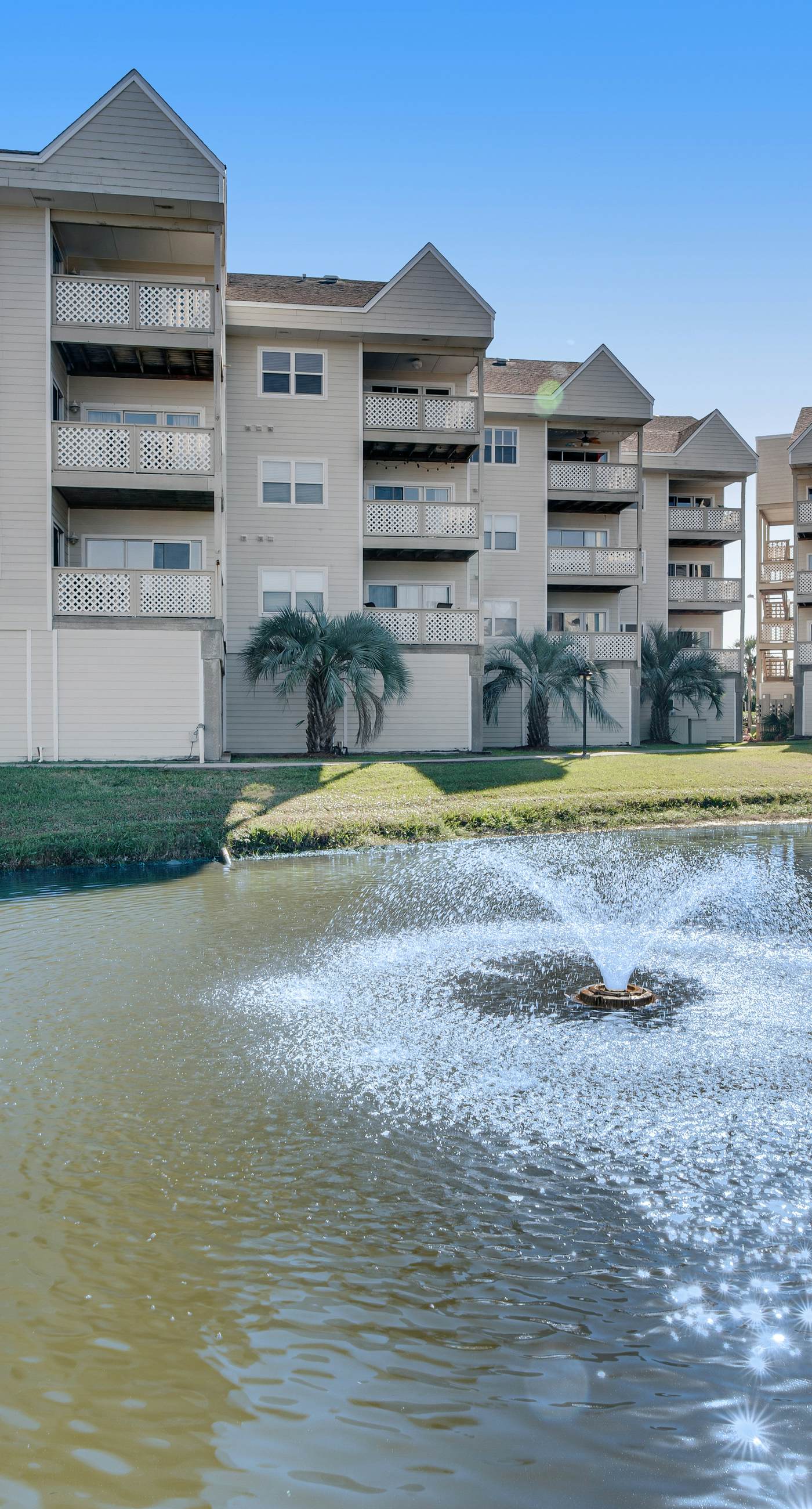 Cozy Waterfront Condo with a Shared Pool – Your Perfect Escape Awaits