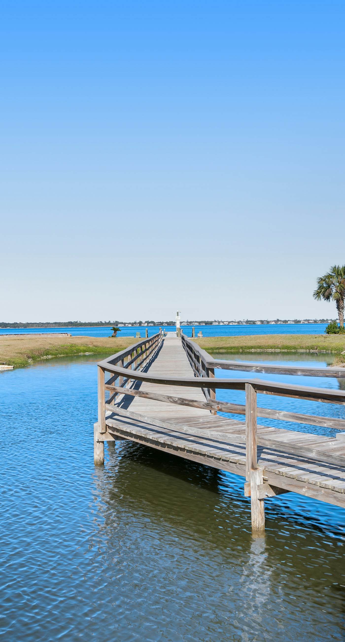 Cozy Waterfront Condo with a Shared Pool – Your Perfect Escape Awaits