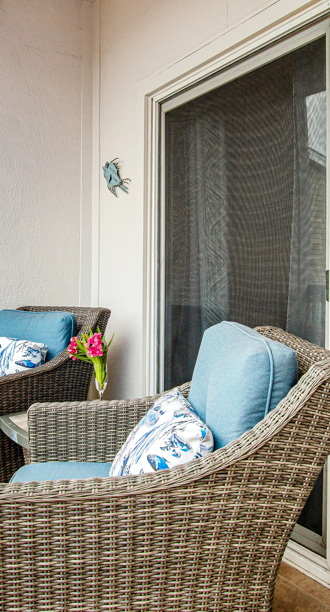 Cozy coastal condo with pool, fast WiFi, central AC, & easy beach access