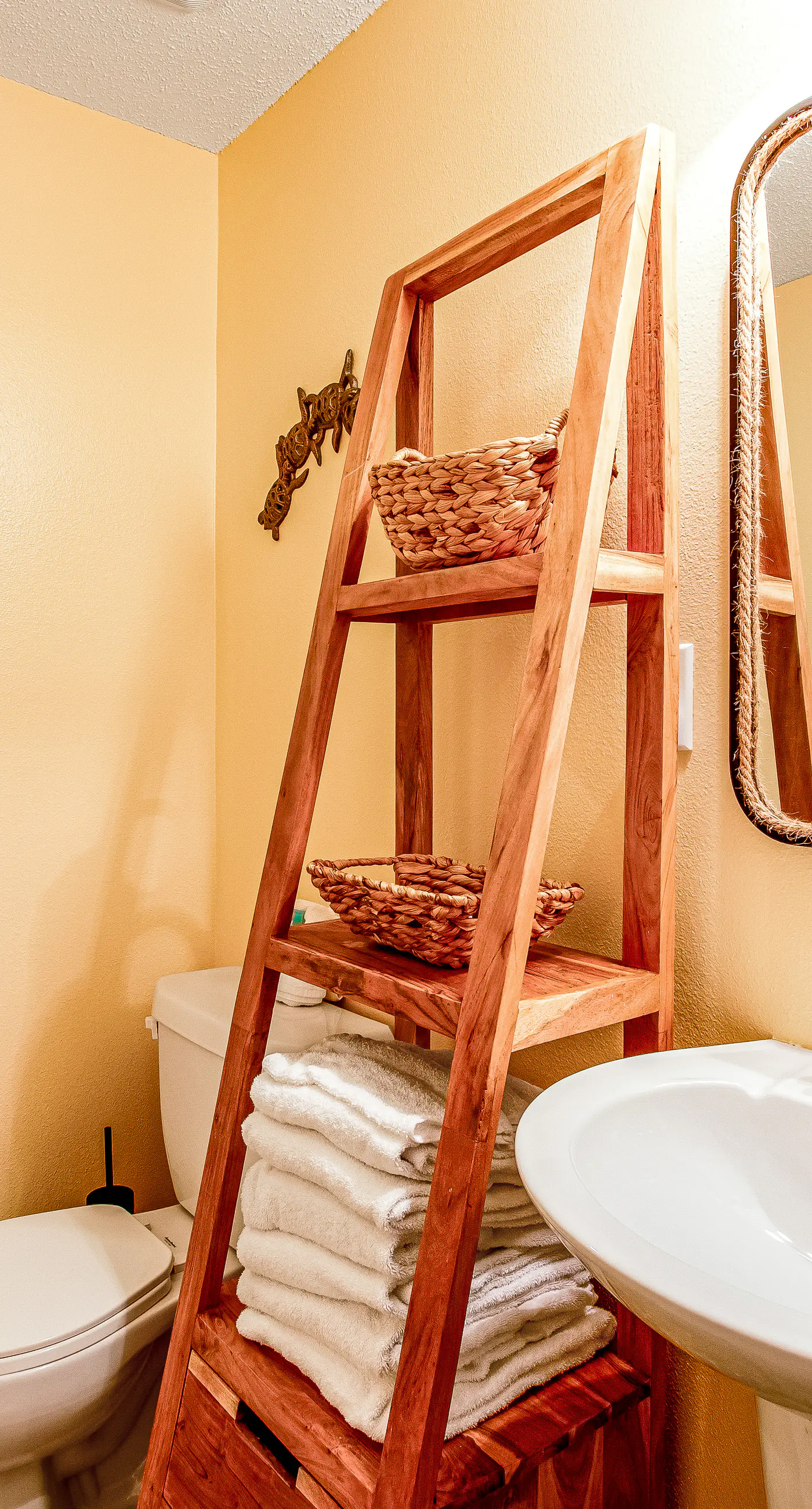 Cozy coastal condo with pool, fast WiFi, central AC, & easy beach access